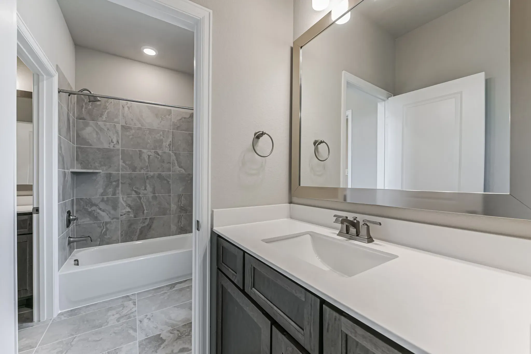Plan 6050 bath 2
