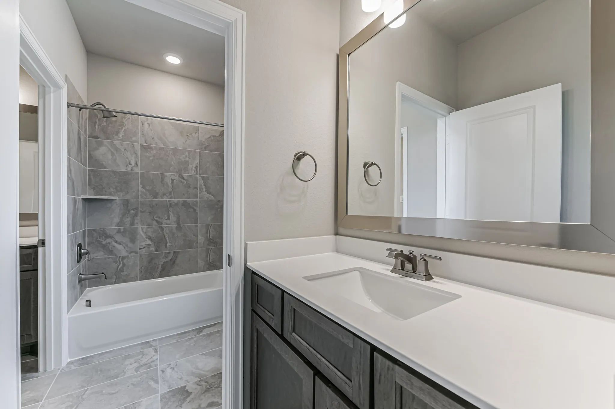 Plan 6050 bath 2
