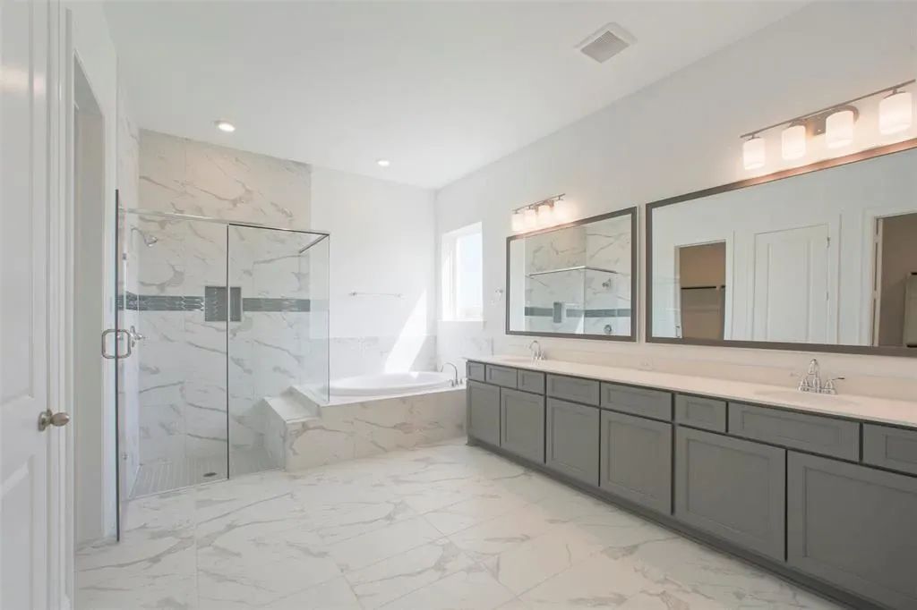 Plan 6050 Primary Bath