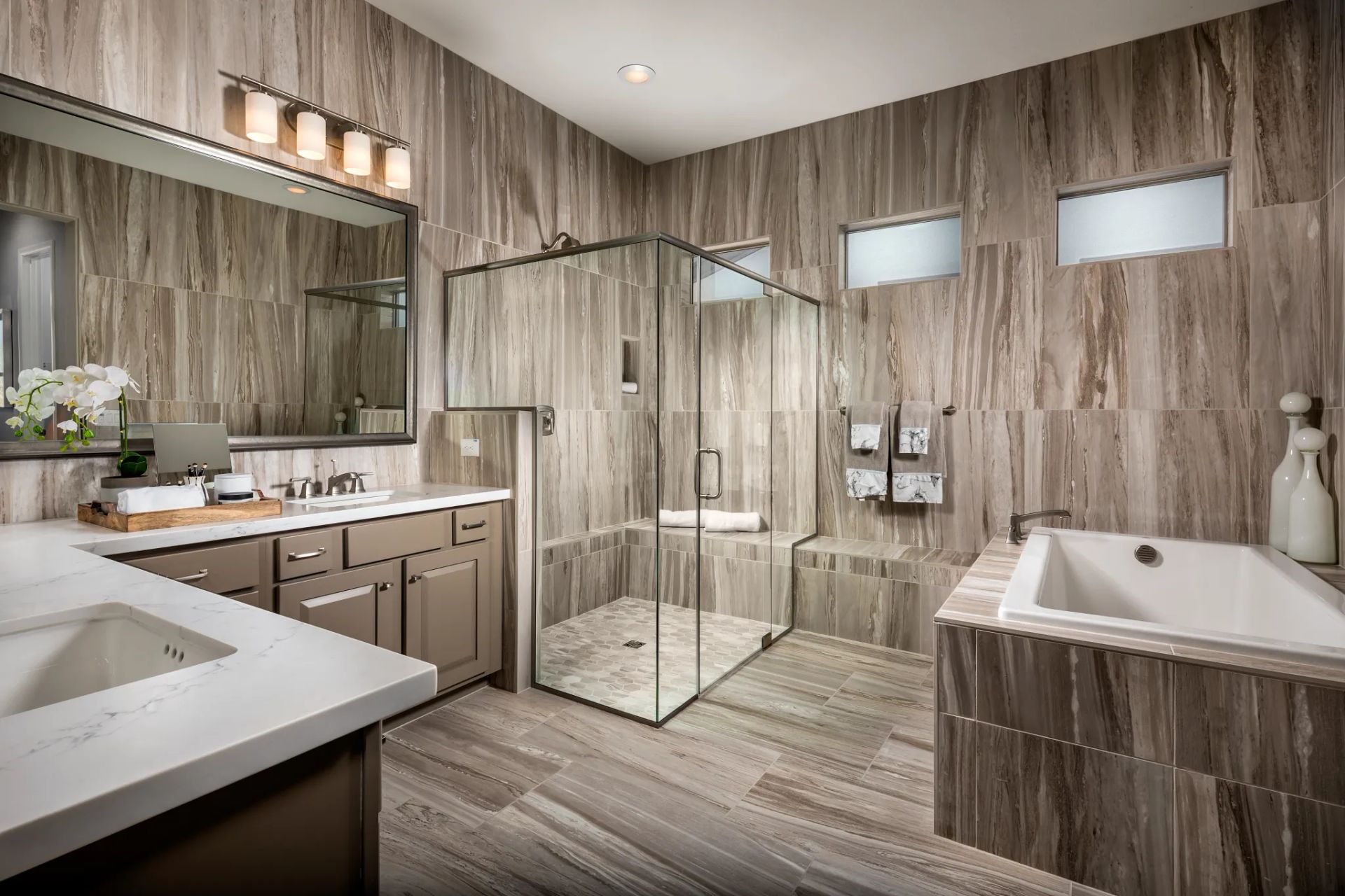 Latigo Primary Bath