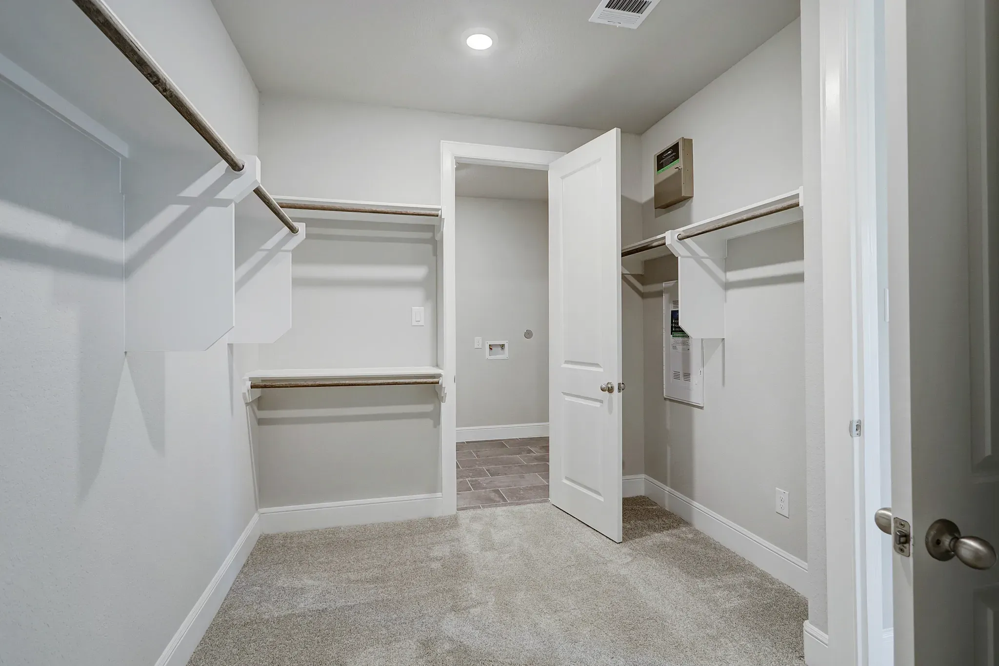 Plan 4519 closet