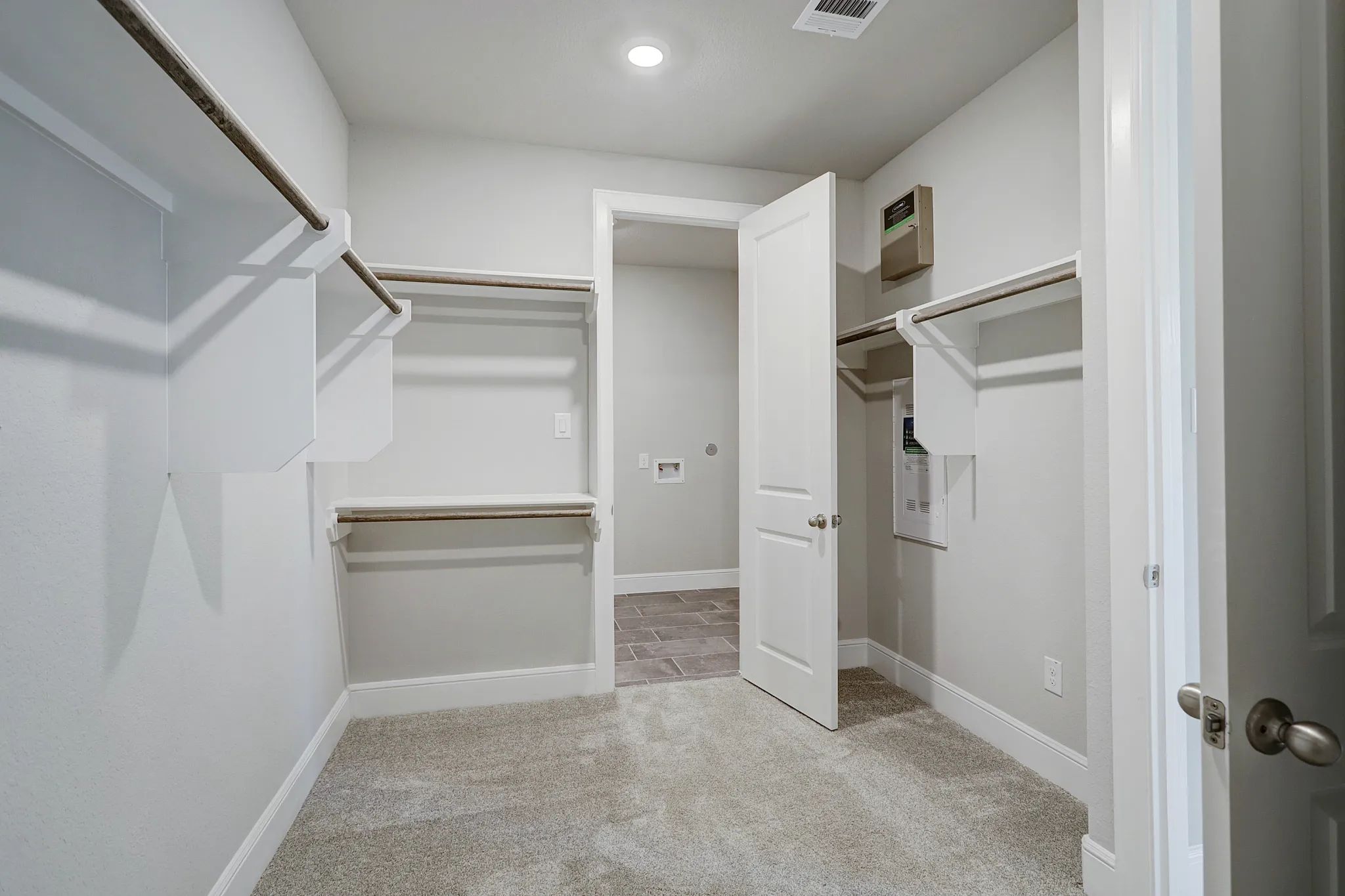 Plan 4519 closet