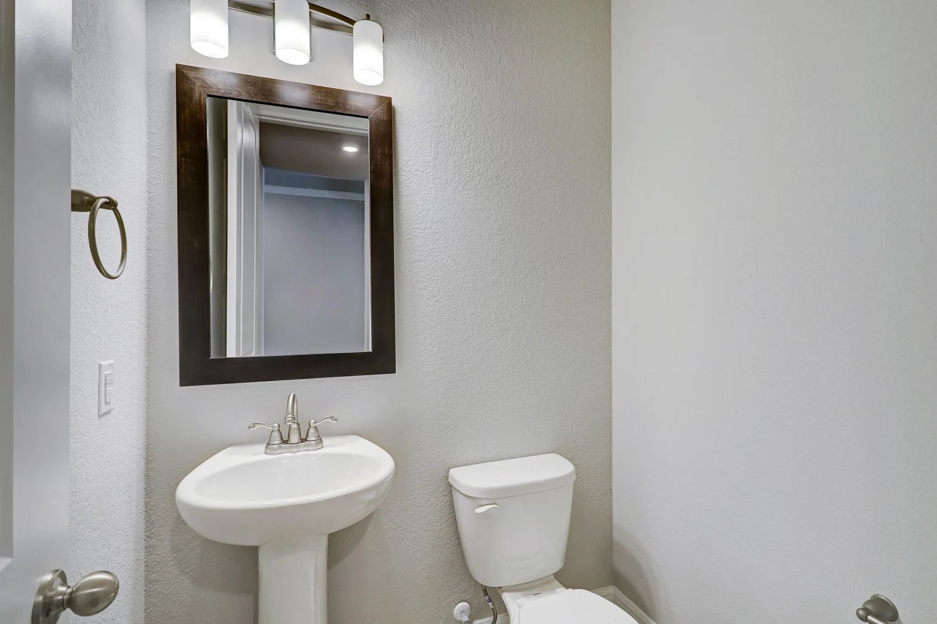 Plan 4519 powder room