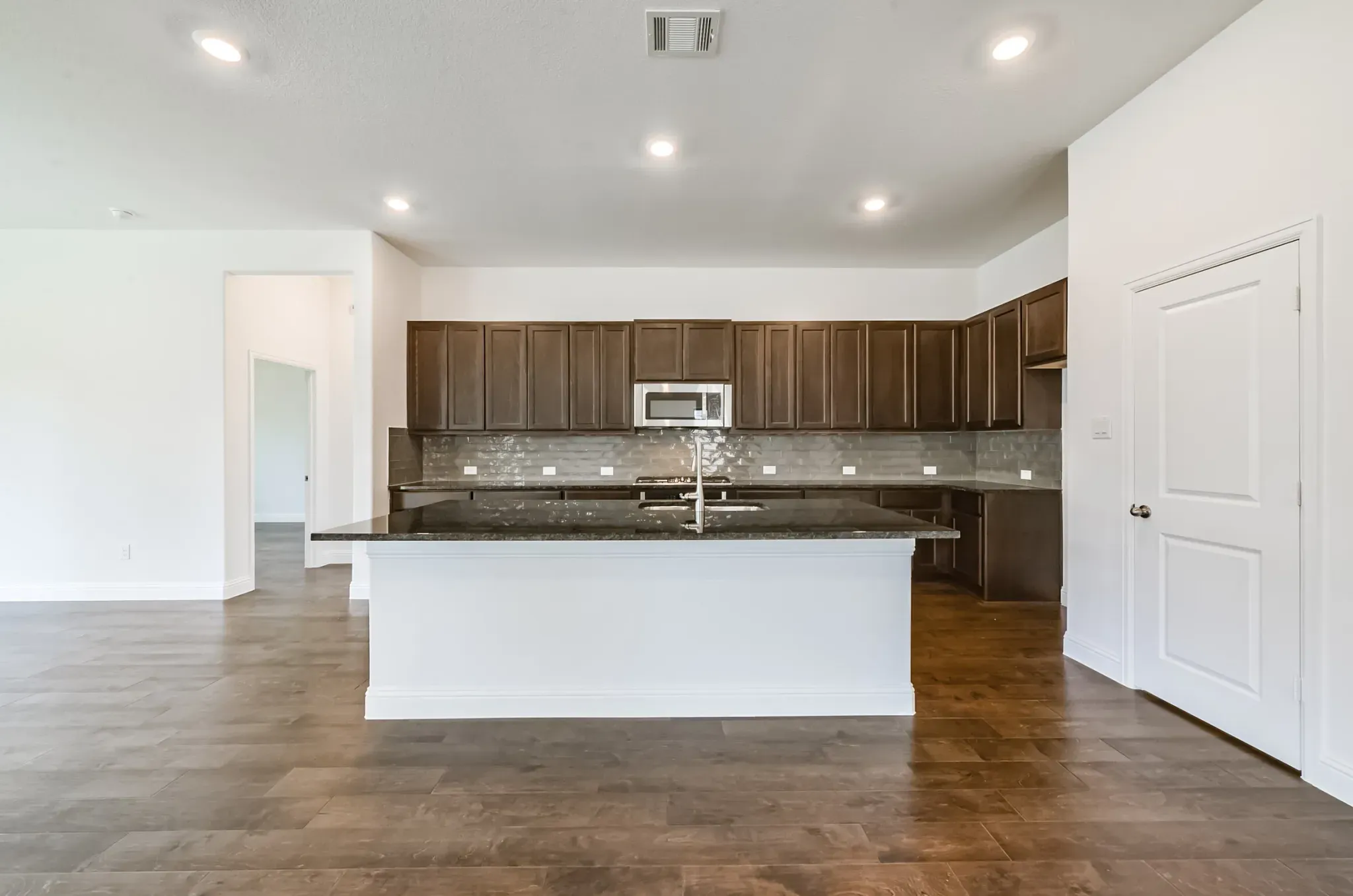 Plan 4529 kitchen