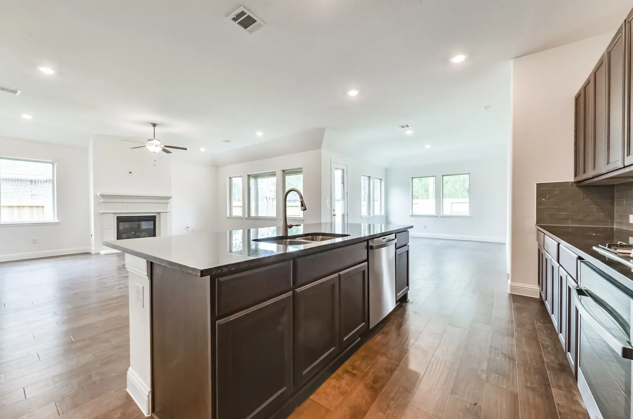 Plan 4529 kitchen