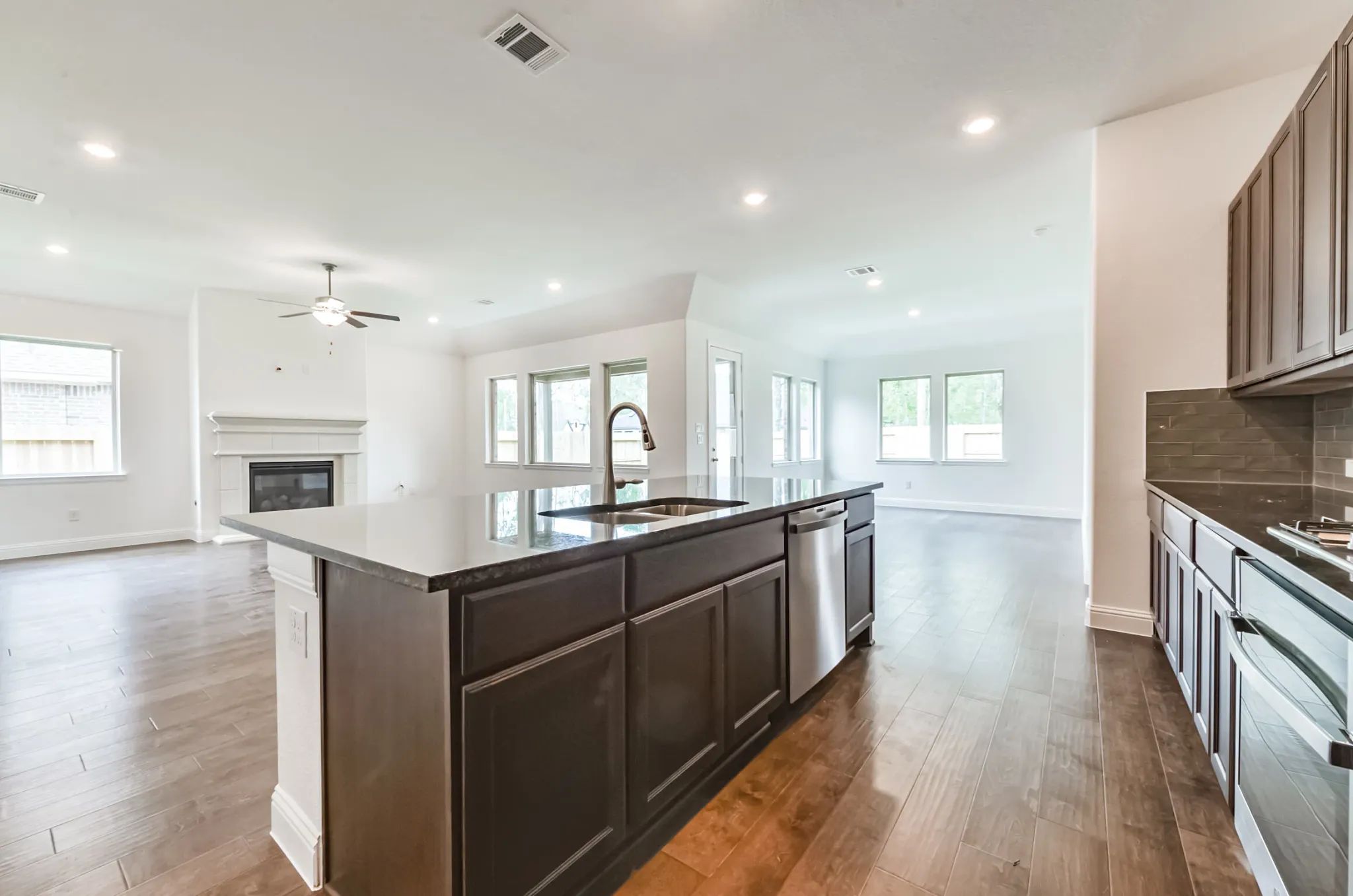 Plan 4529 kitchen