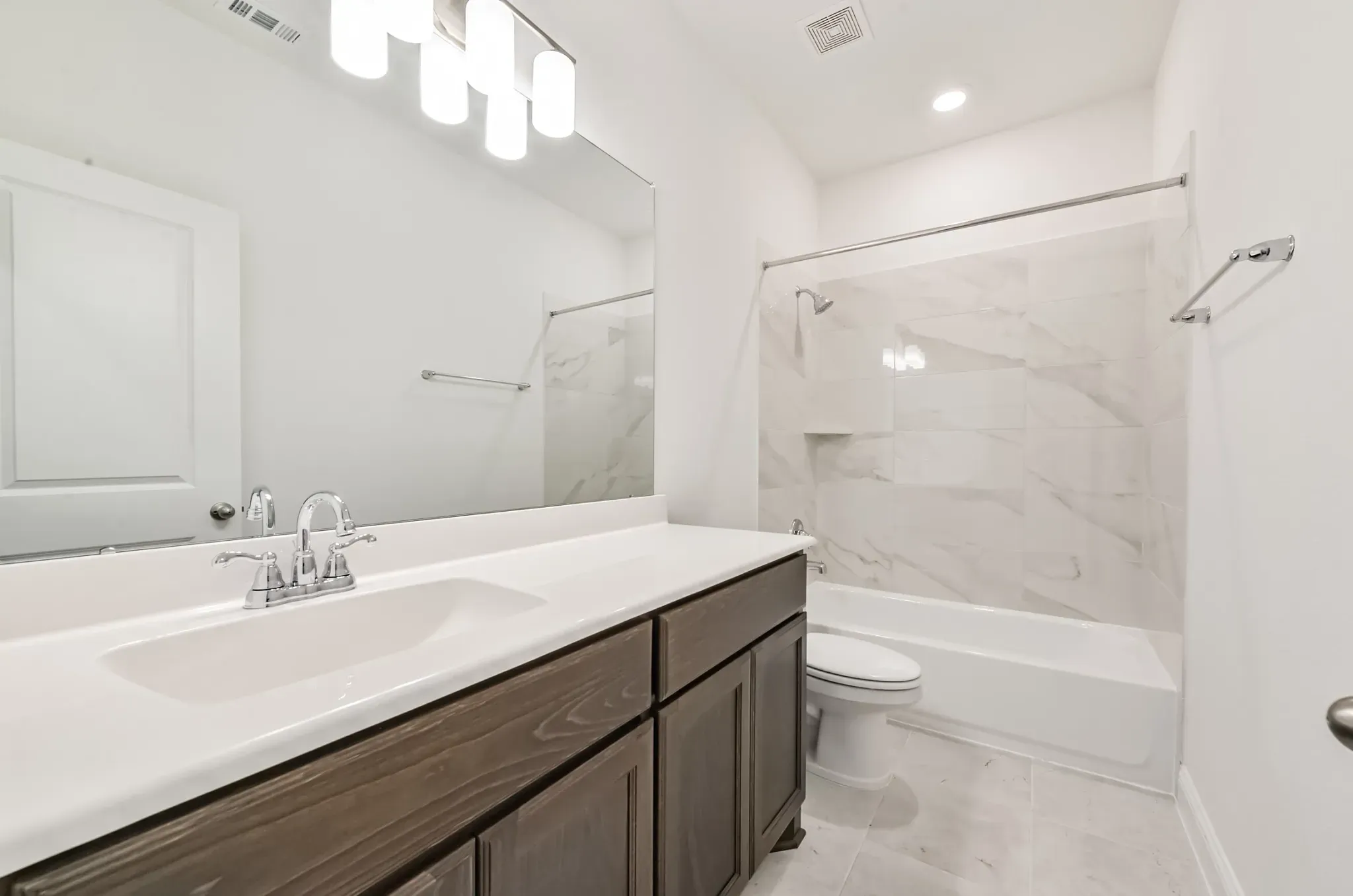 Plan 4529 bath 2