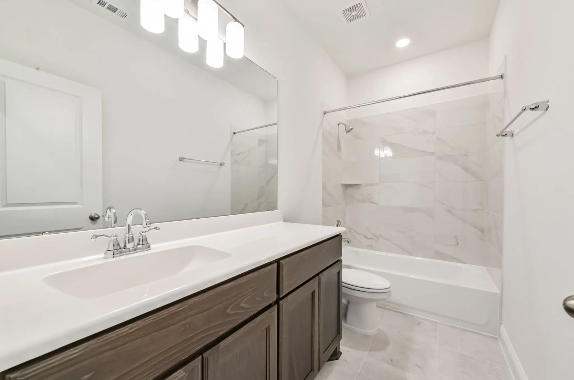 Plan 4529 bath 2