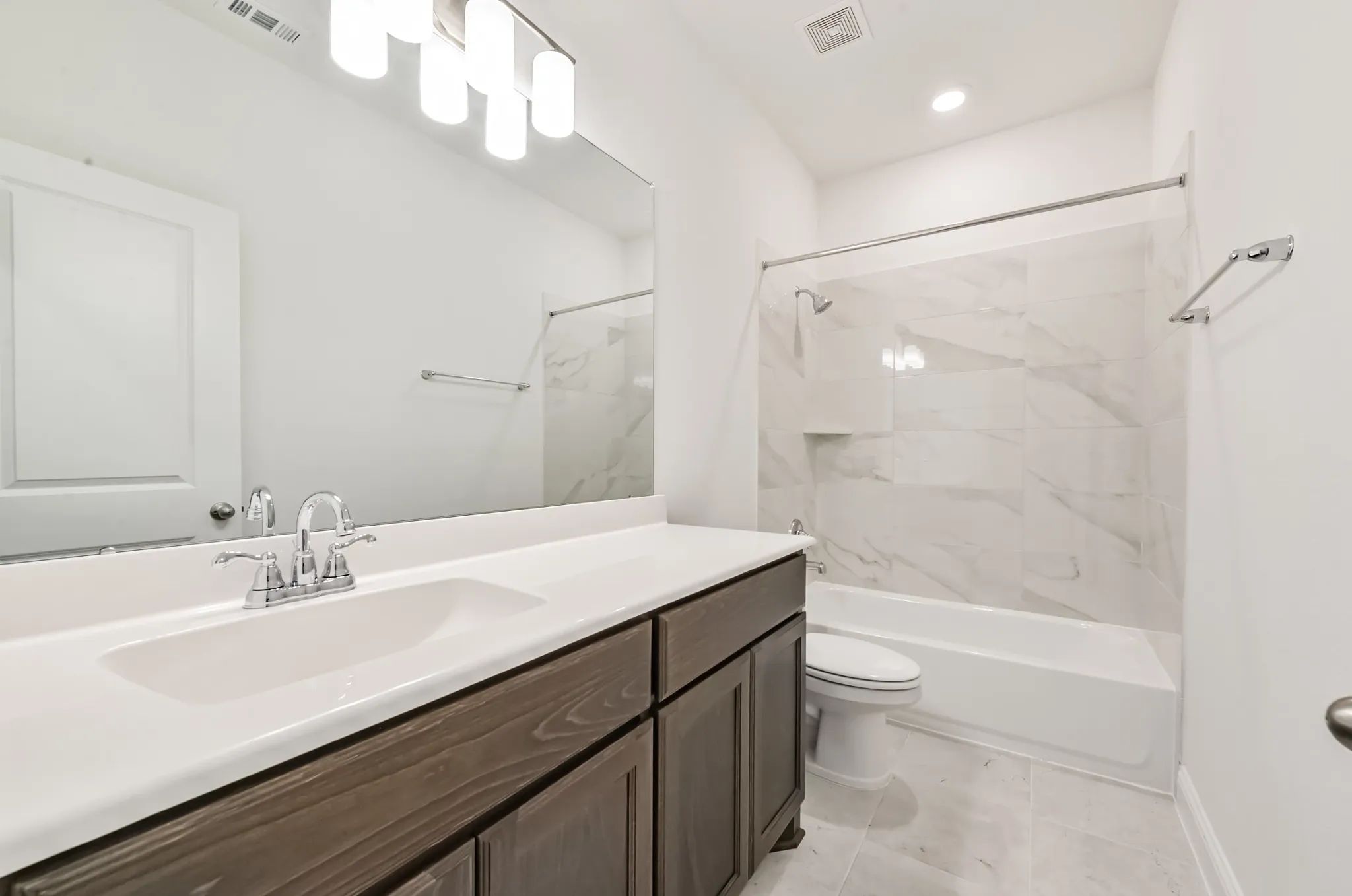 Plan 4529 bath 2