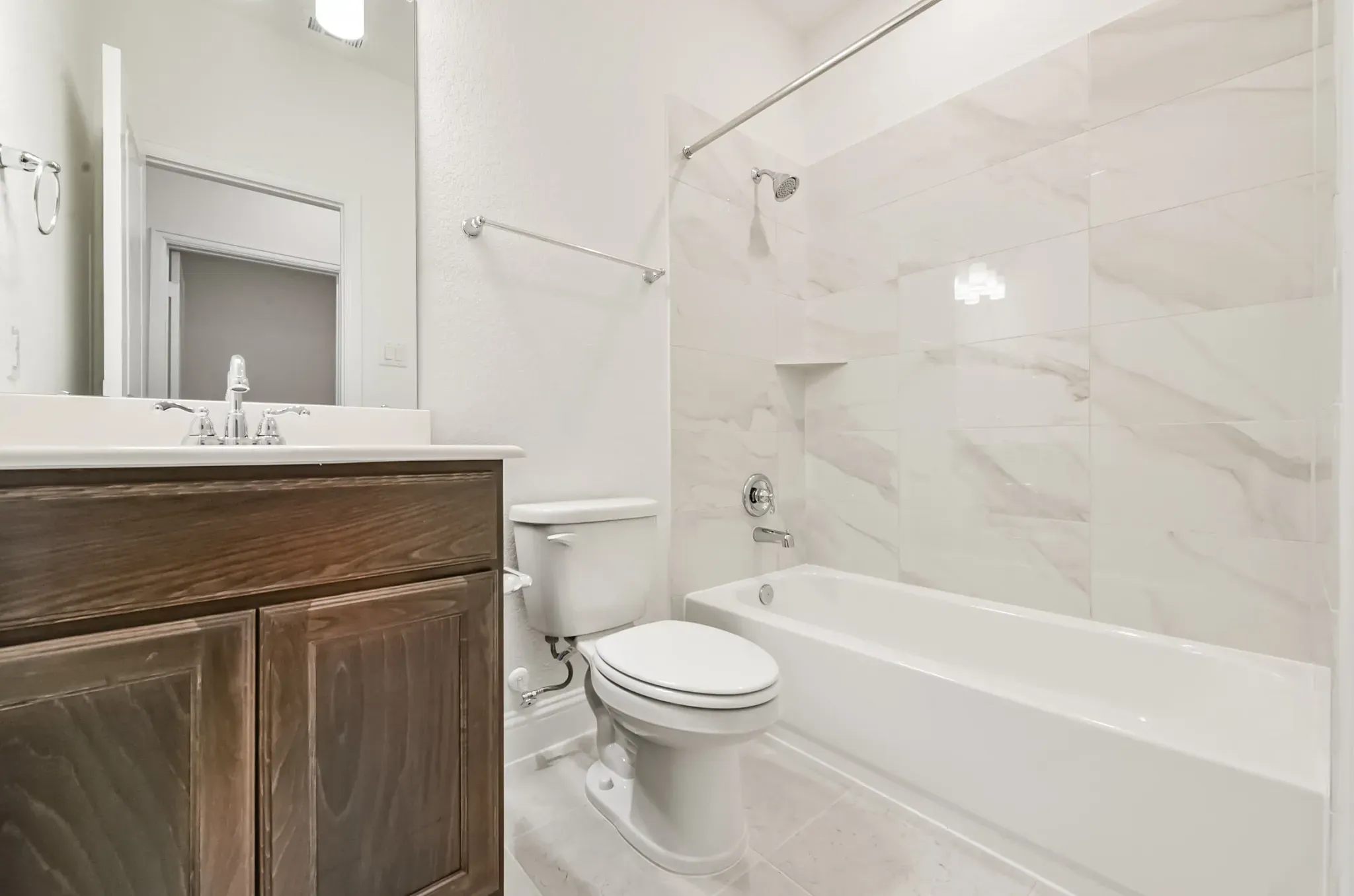 Plan 4529 bath 3