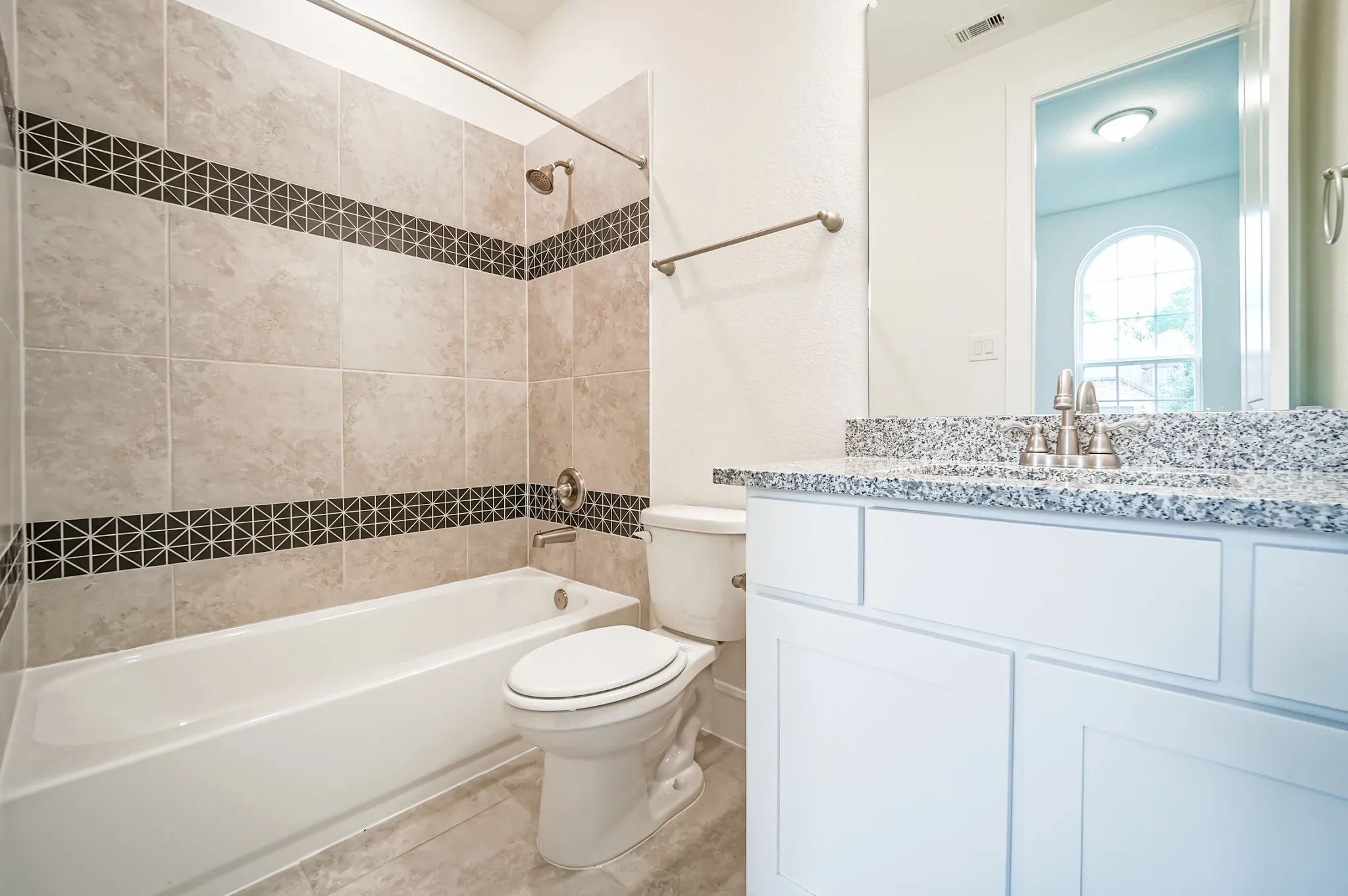 Plan 4539 bath 3