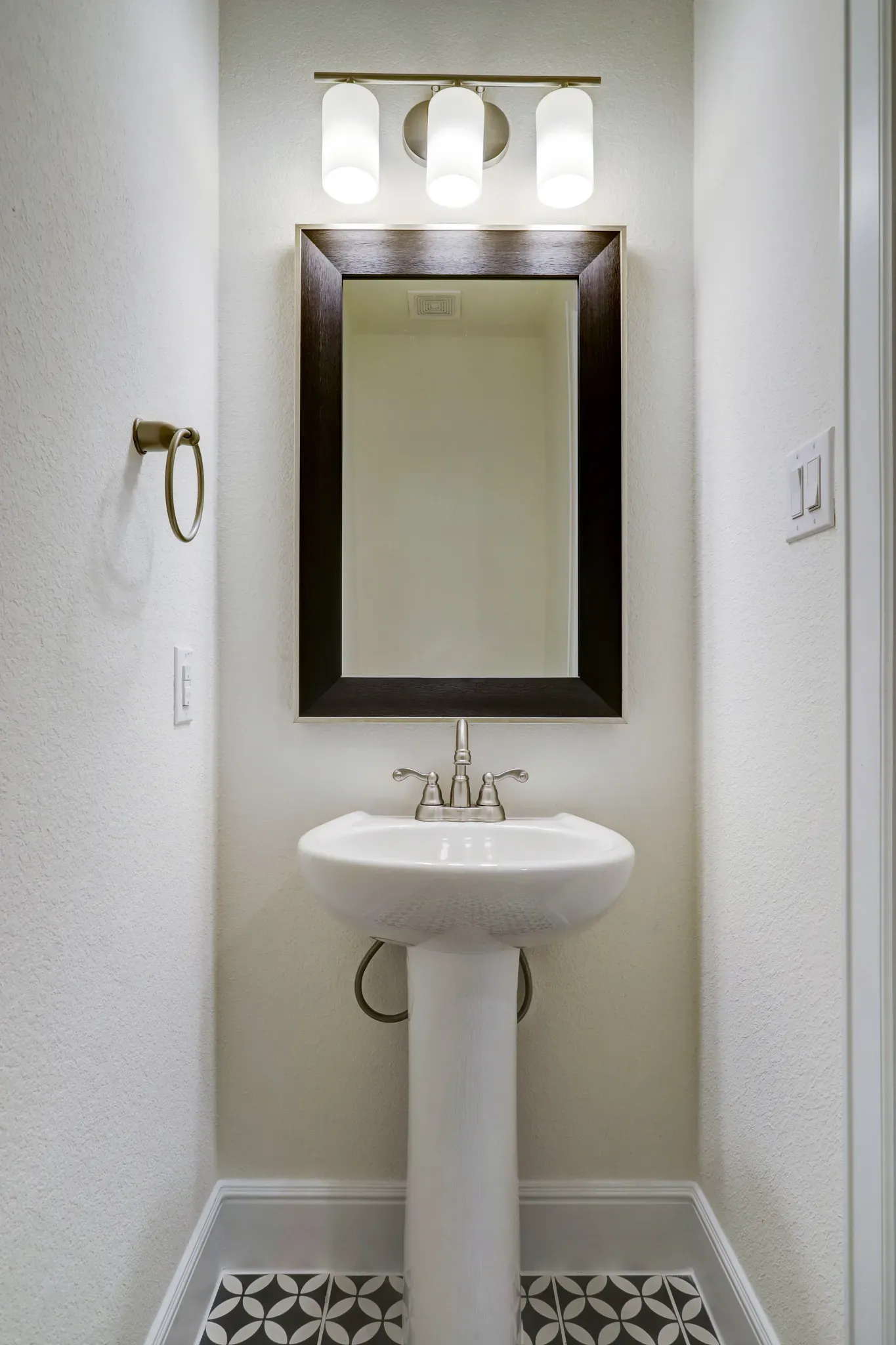 Plan 4569 powder room