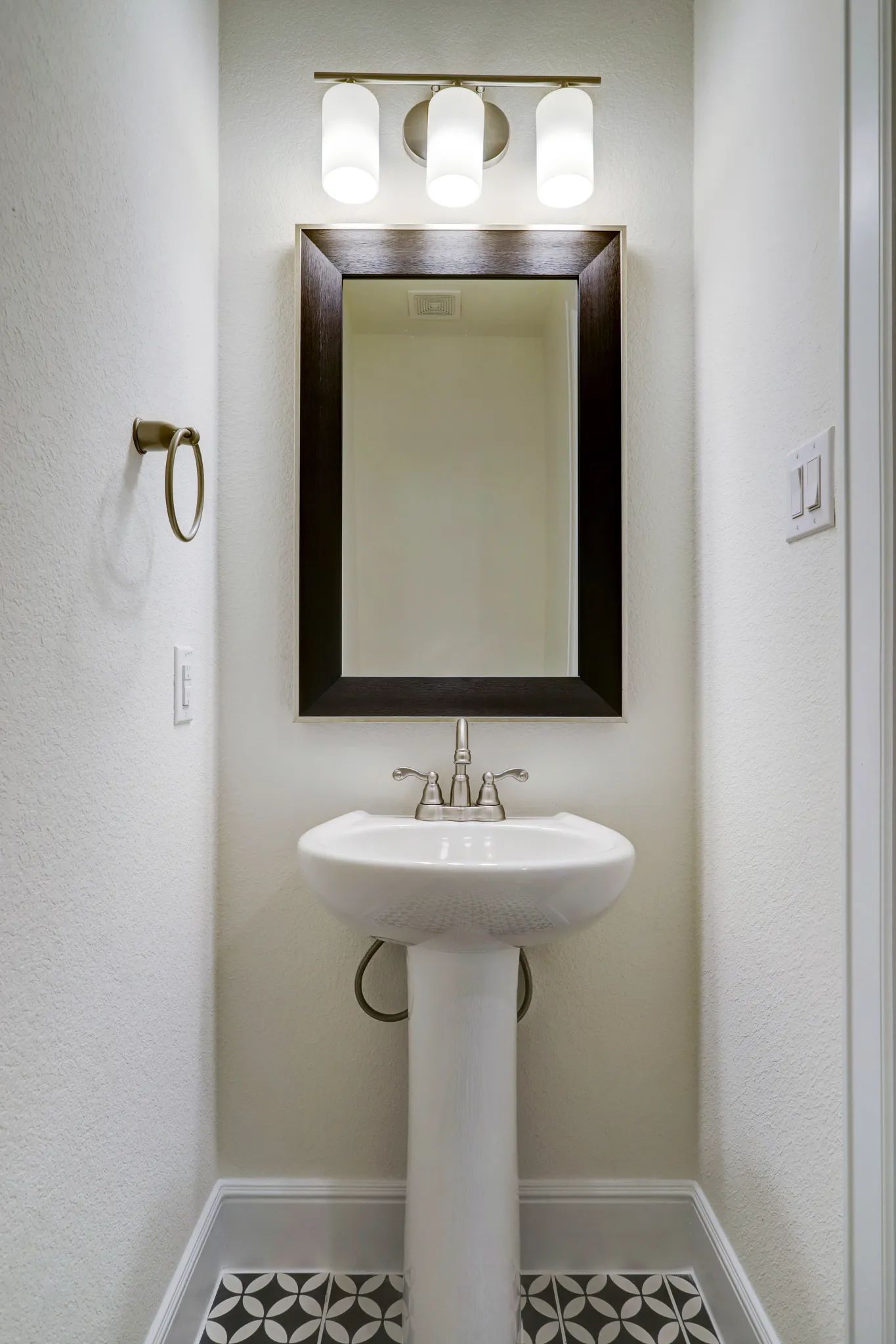 Plan 4569 powder room
