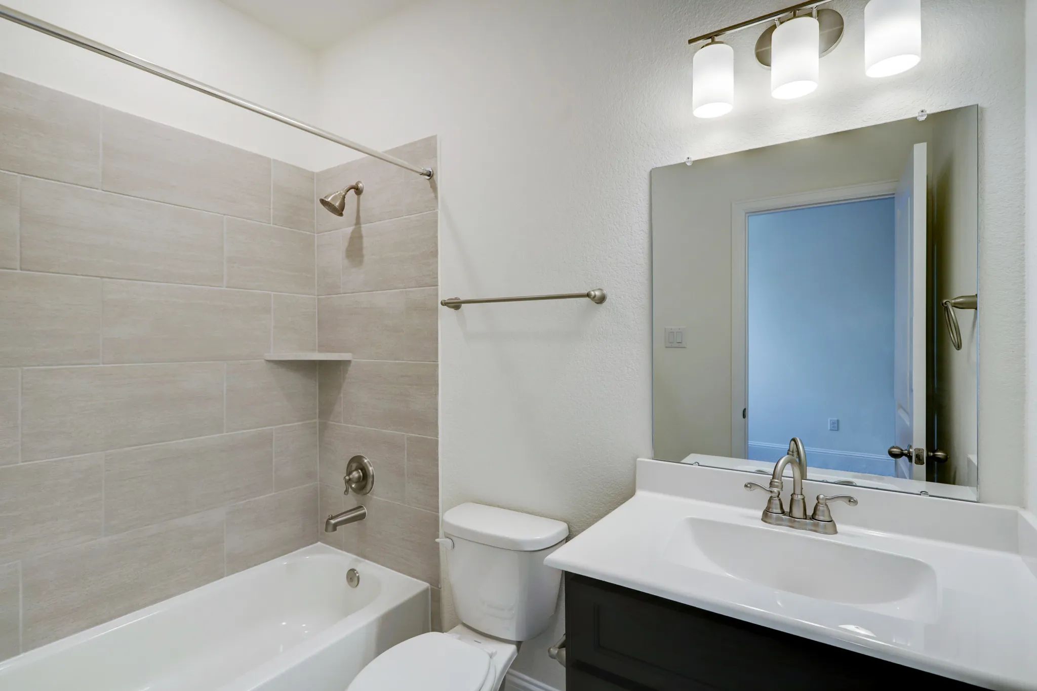 Plan 4569 bath 4