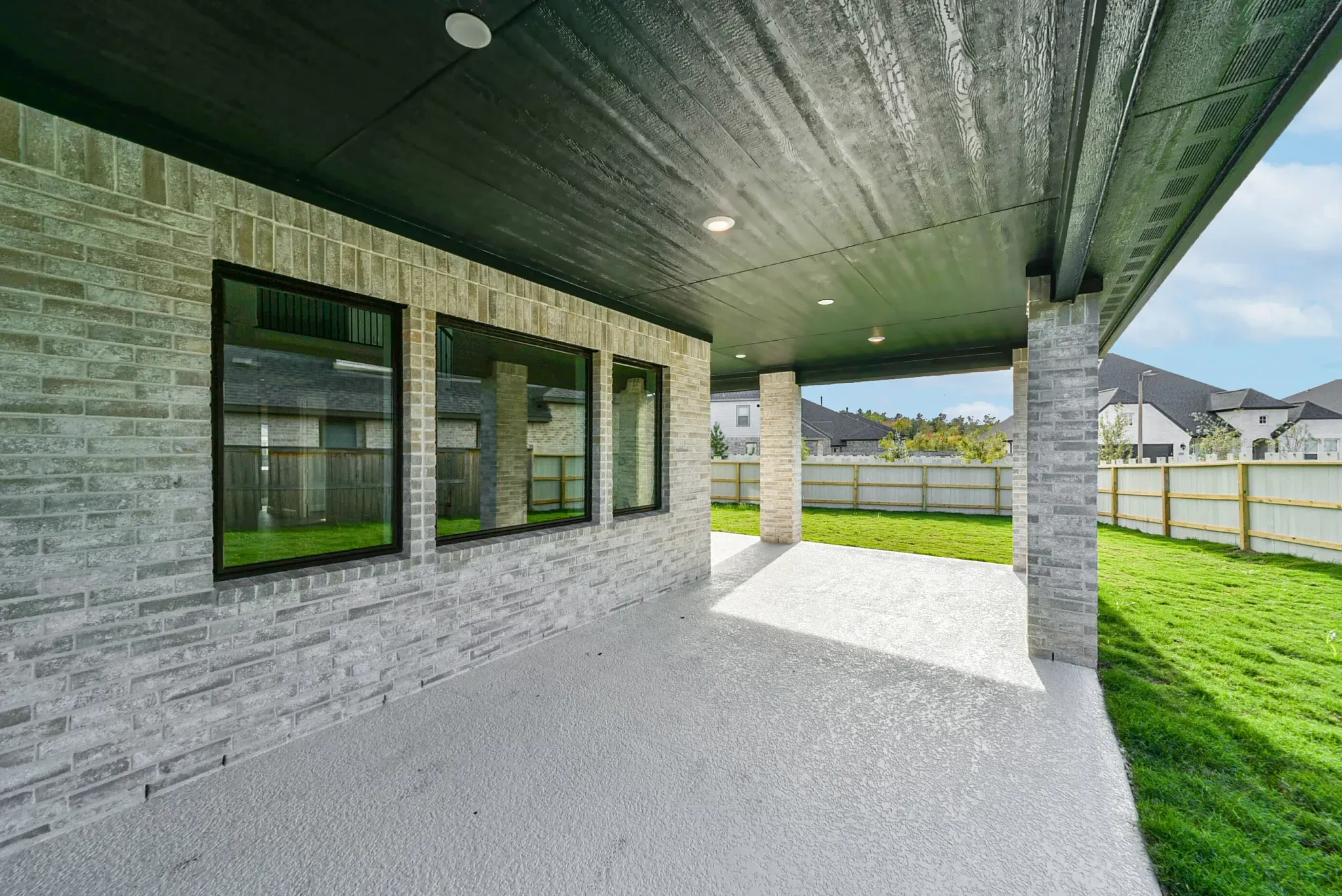 Plan 5049 patio