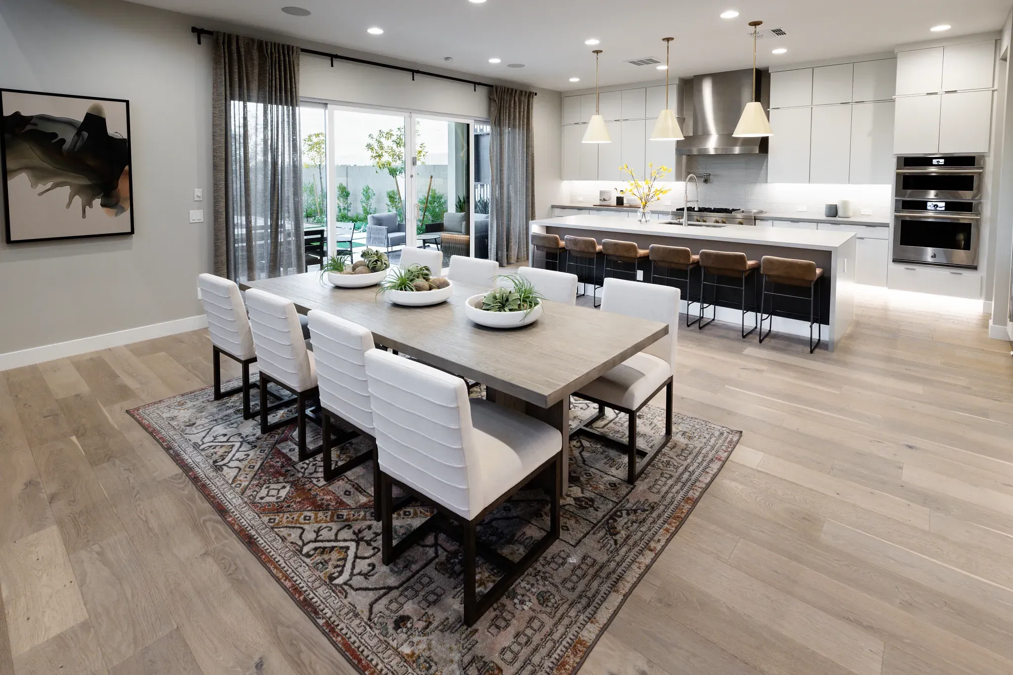 5016 Model Kitchen and Dining