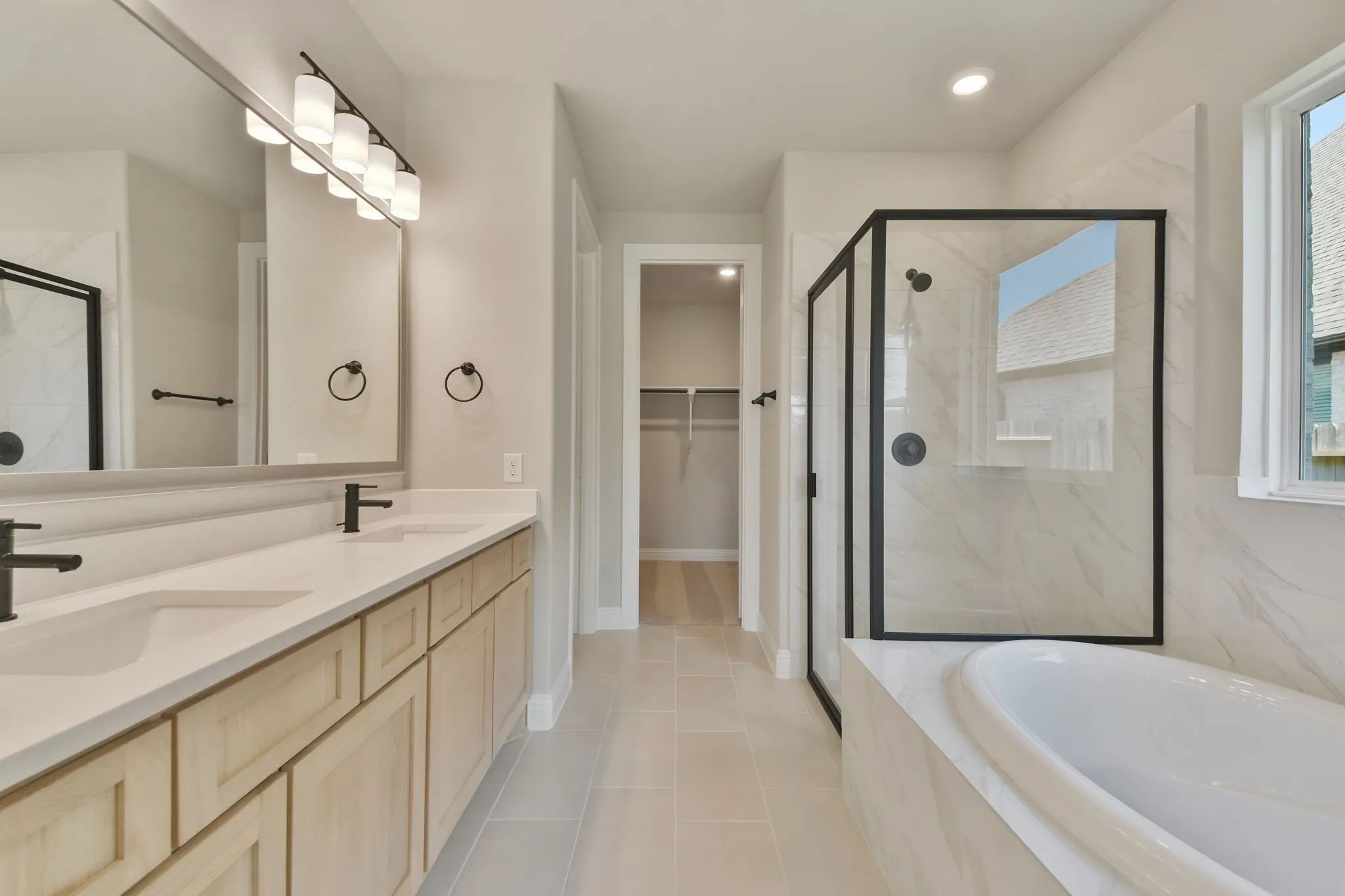 Plan 4046 primary bath