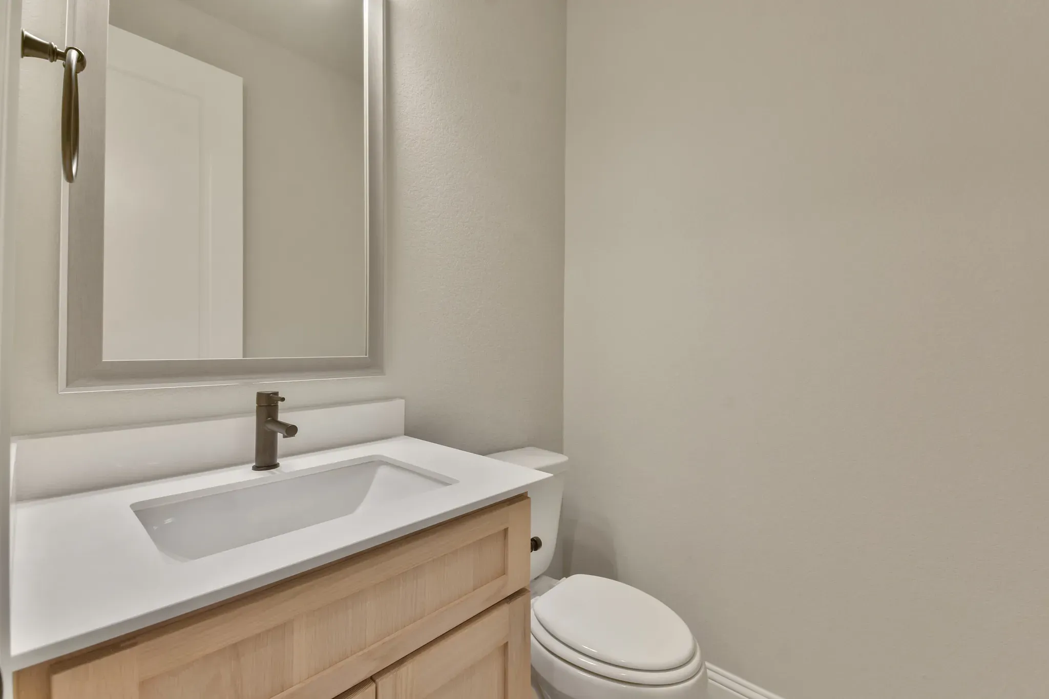Plan 4046 powder room