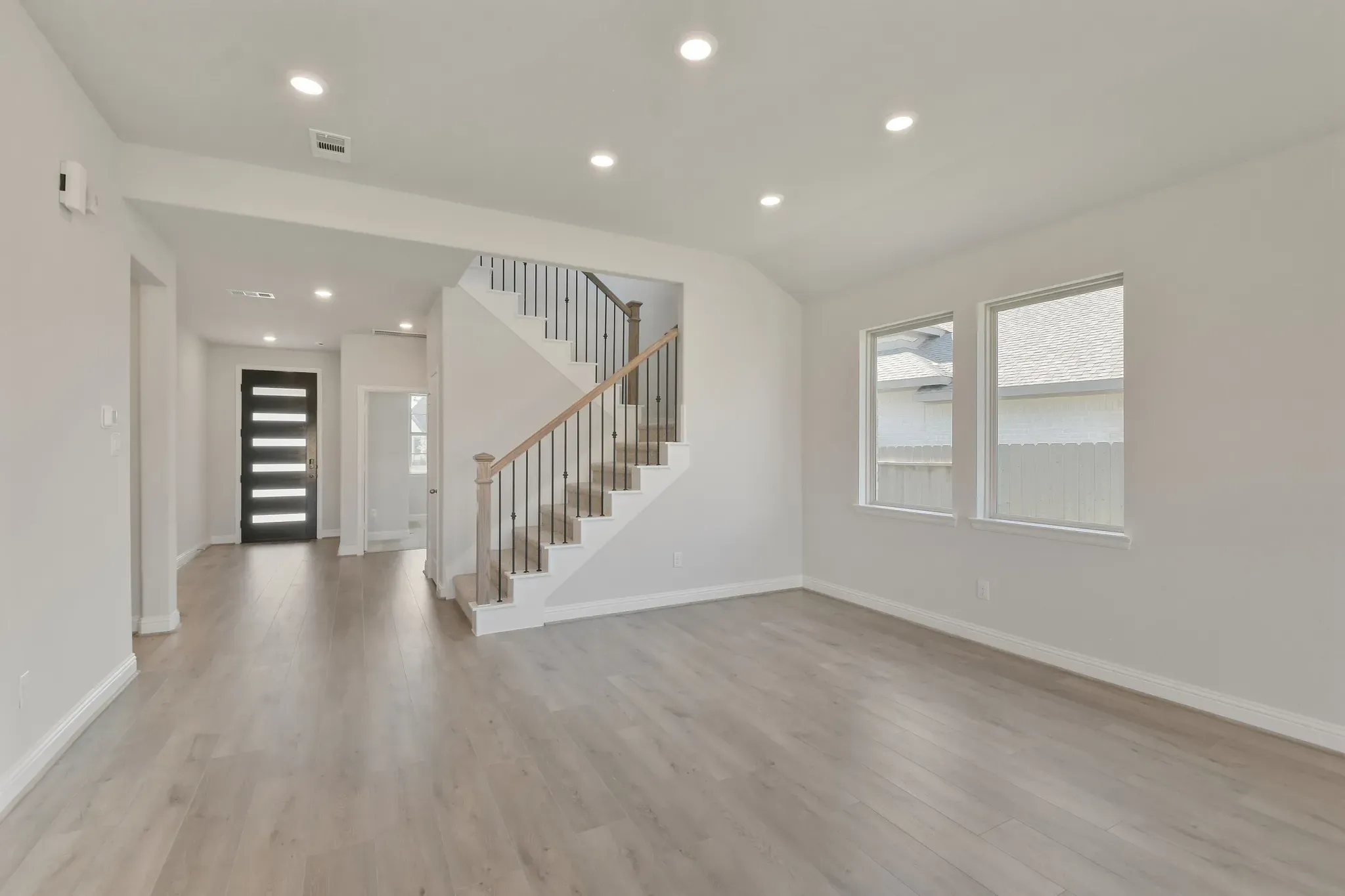 Plan 4049 dining