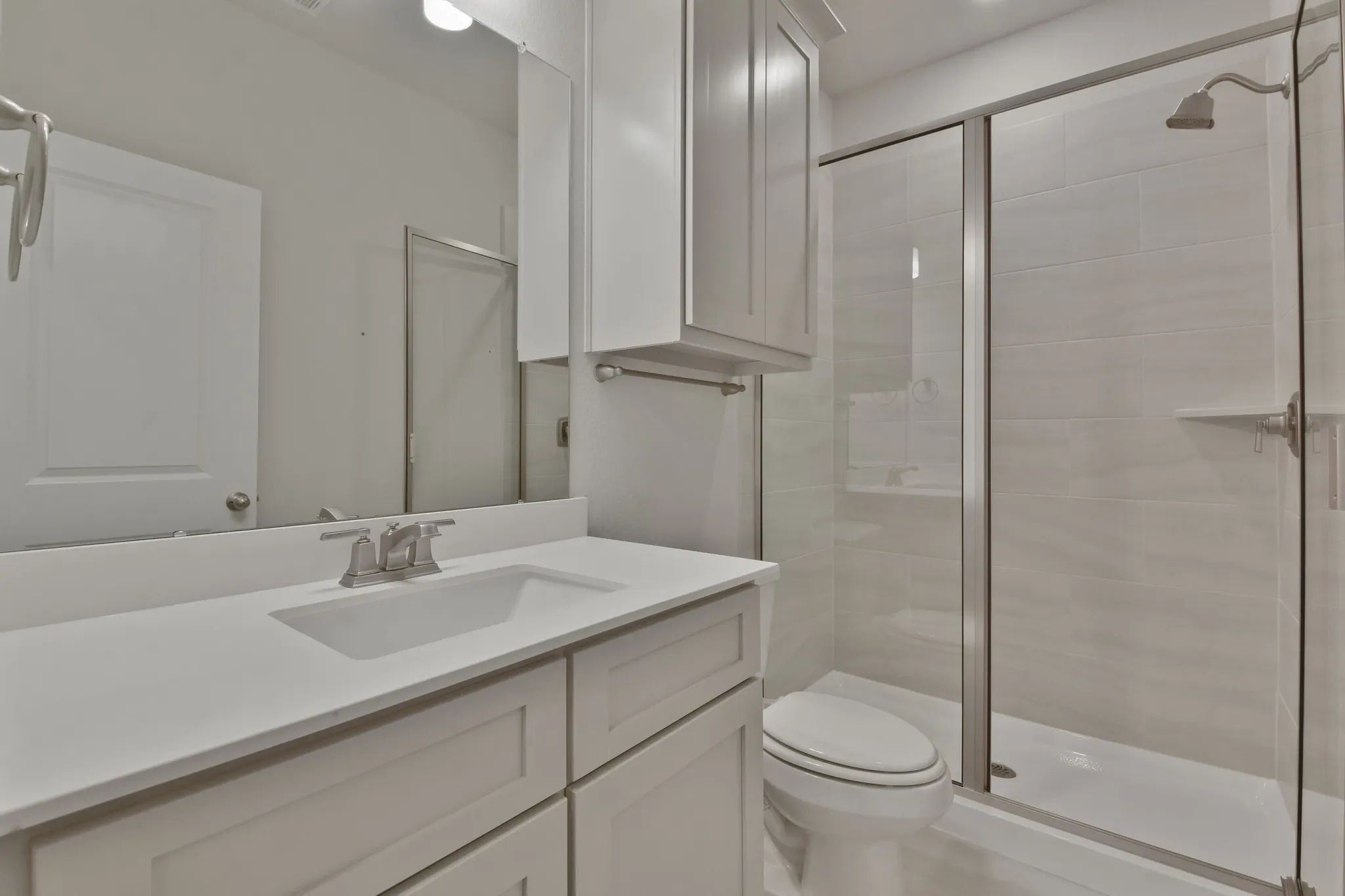 Plan 4049 bath 4