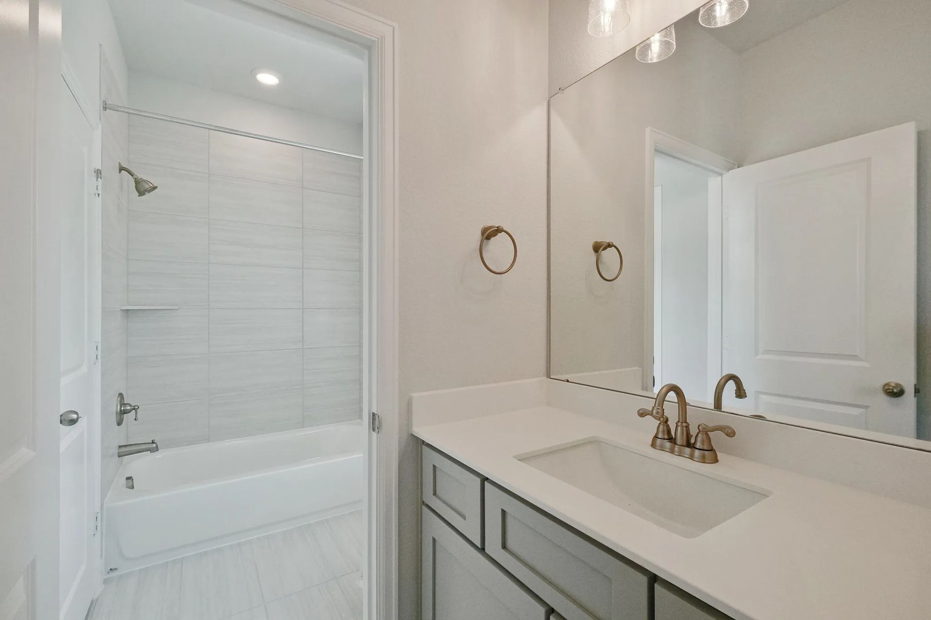 Plan 6050 Bath 2