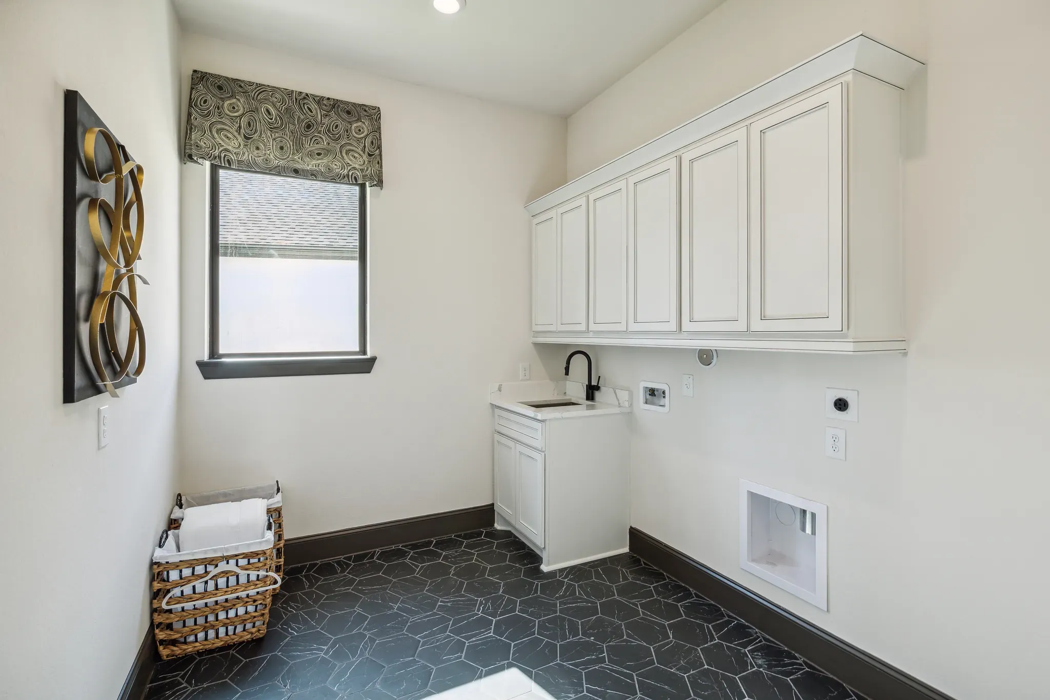 Plan 6020 laundry room - staged