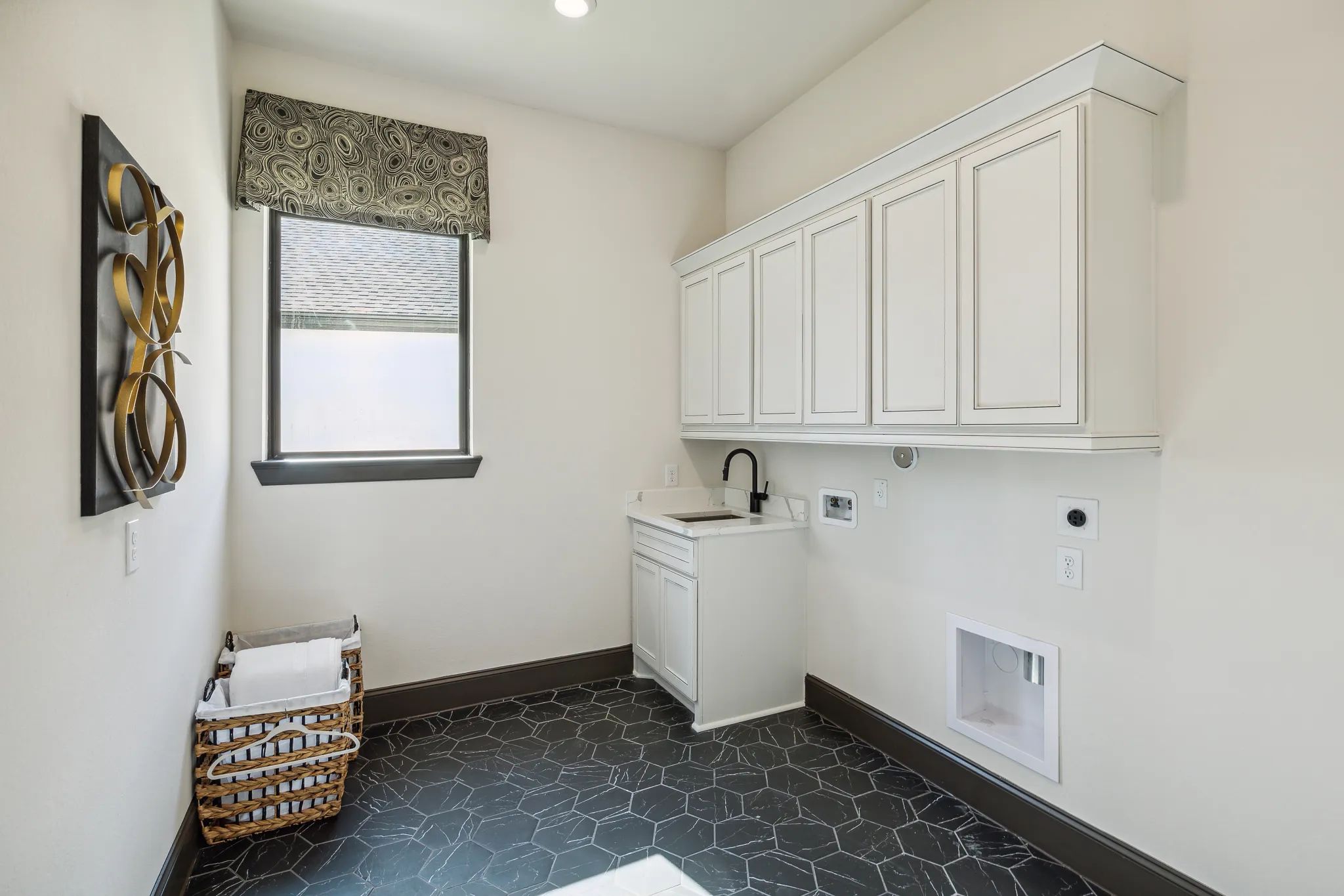 Plan 6020 laundry room - staged
