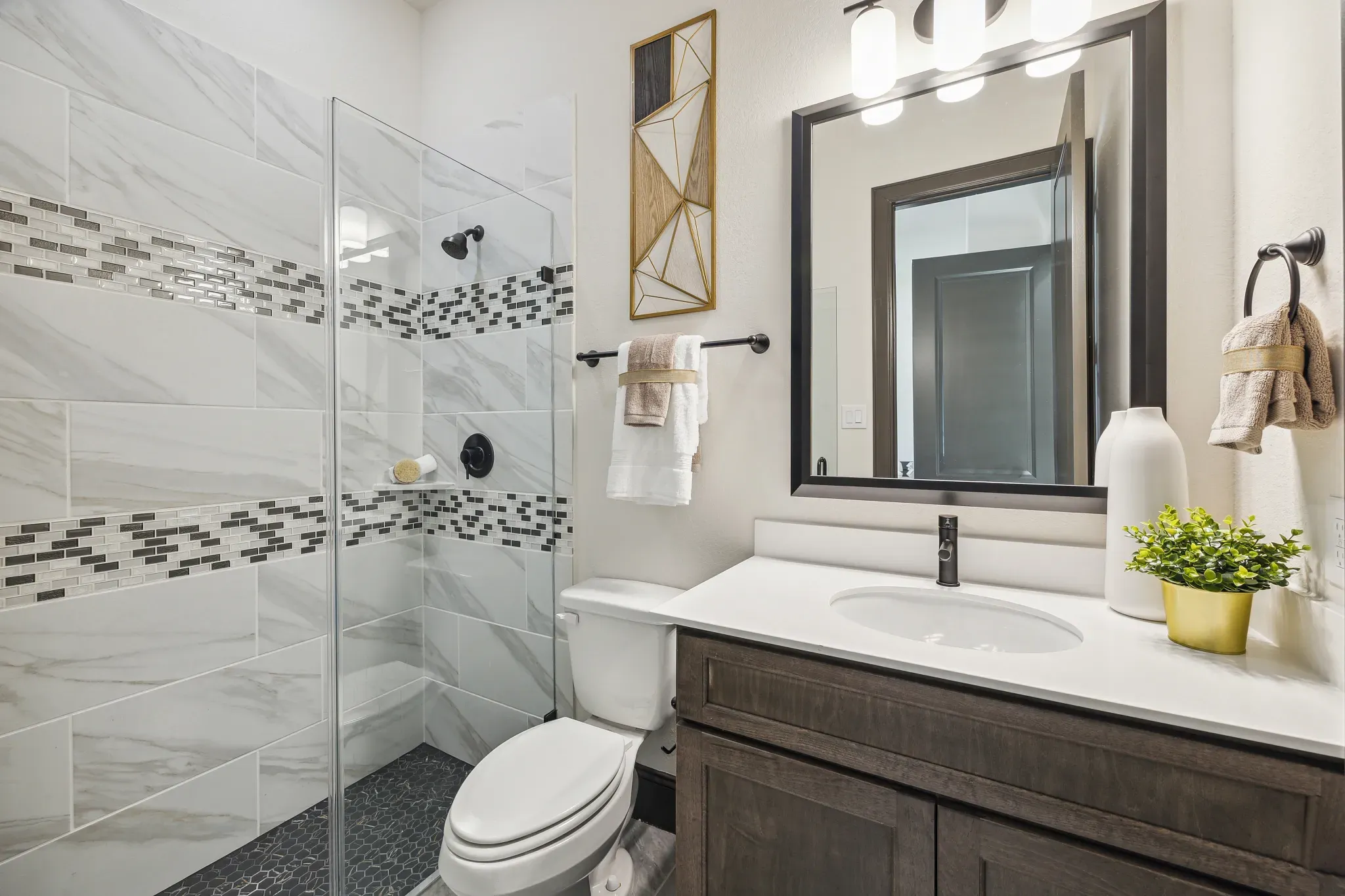 Plan 6020 bath 3 - staged