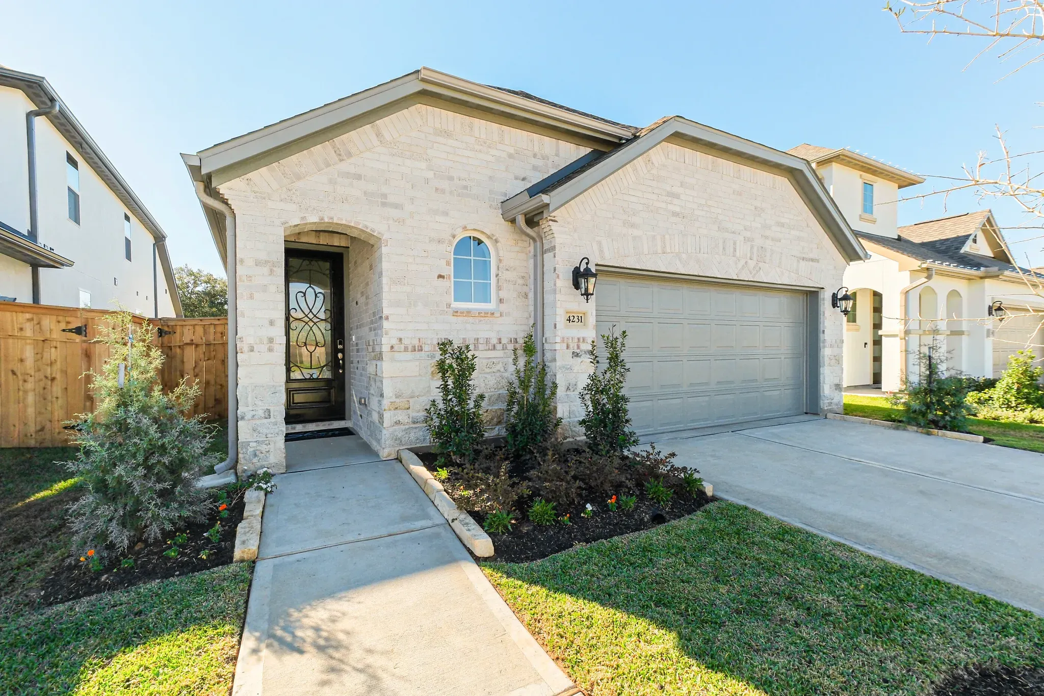 Plan 3009 exterior - look may vary