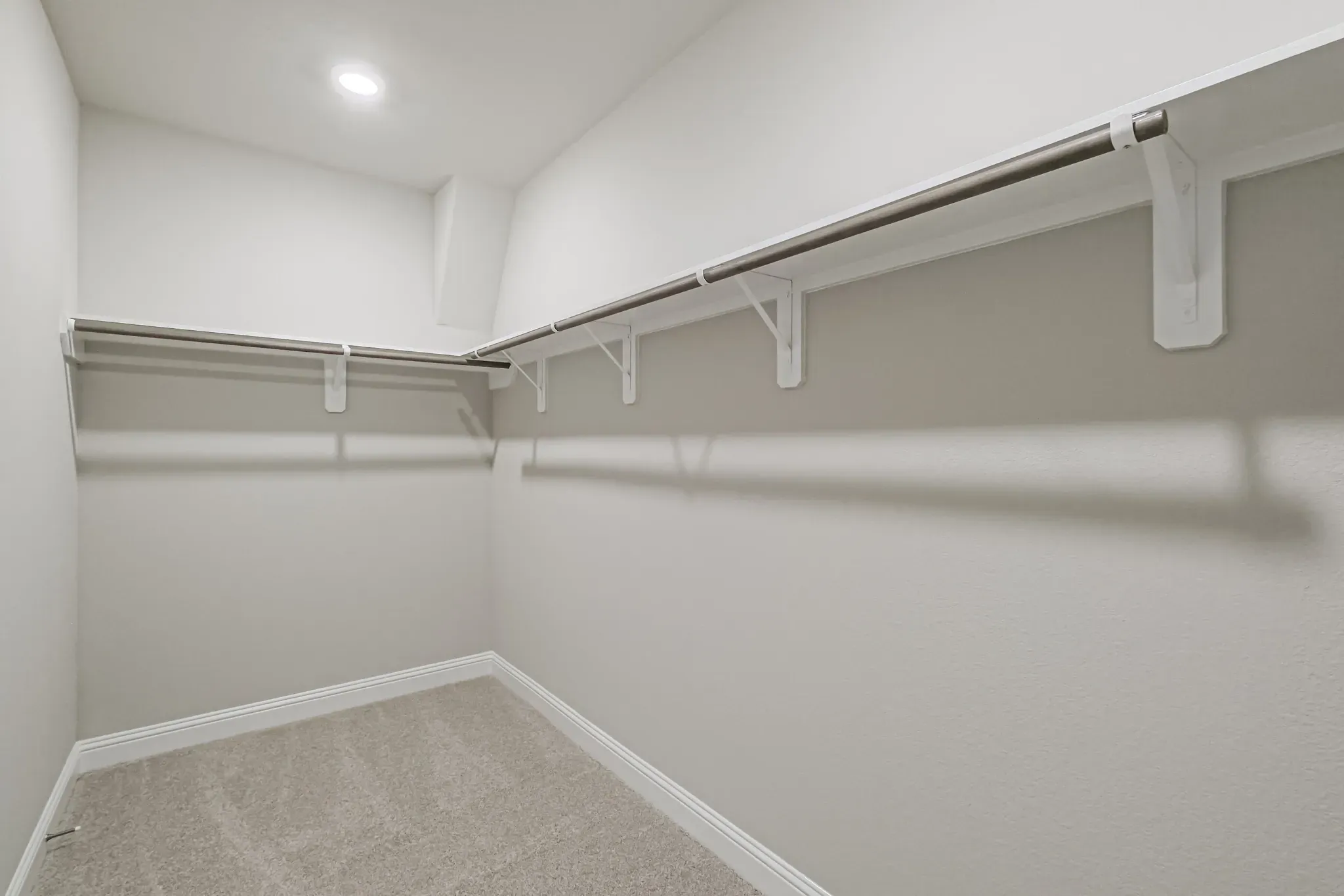 Plan 3029 closet - look may vary