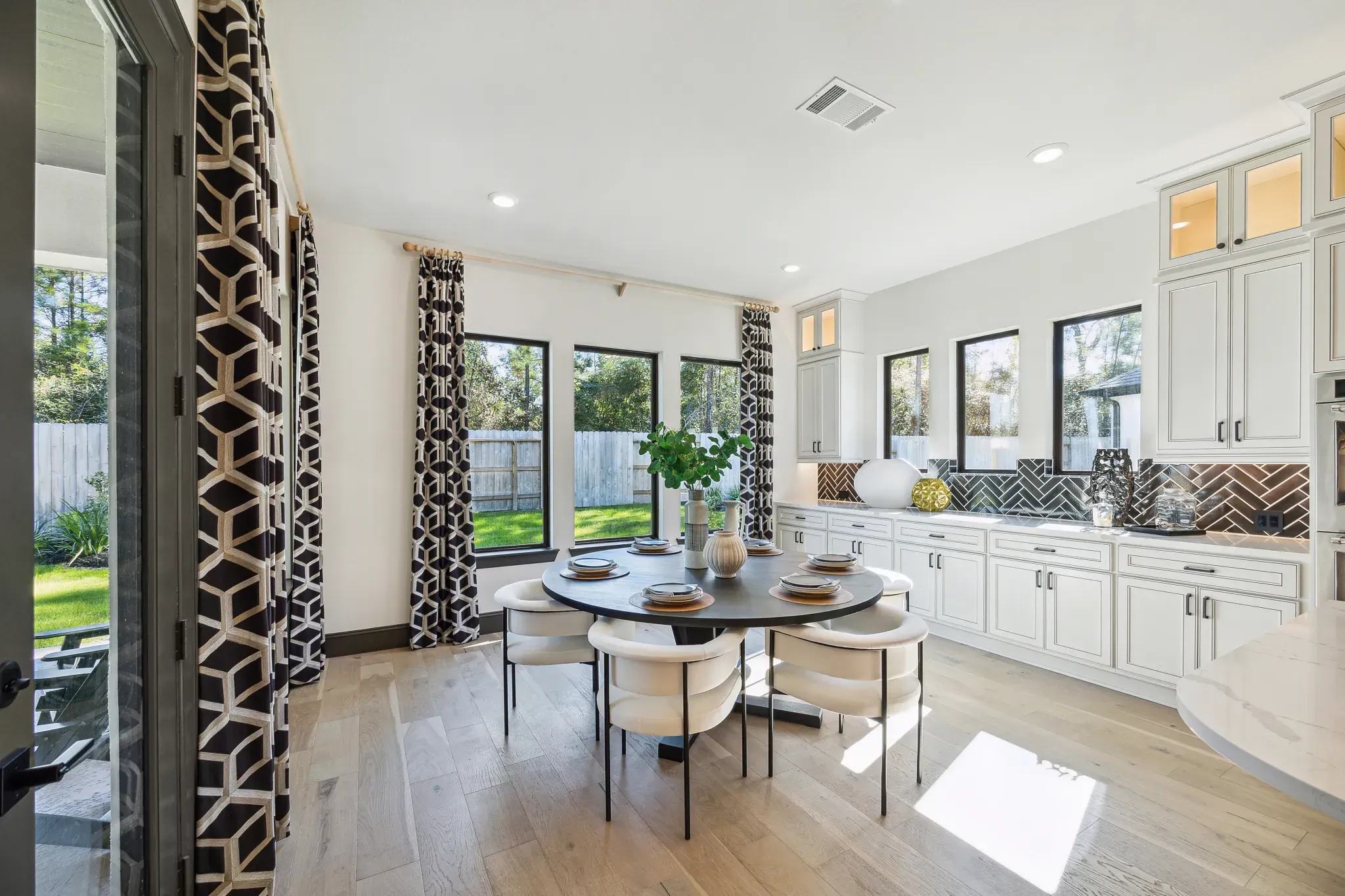 Plan 6020 model at Evergreen - casual dining