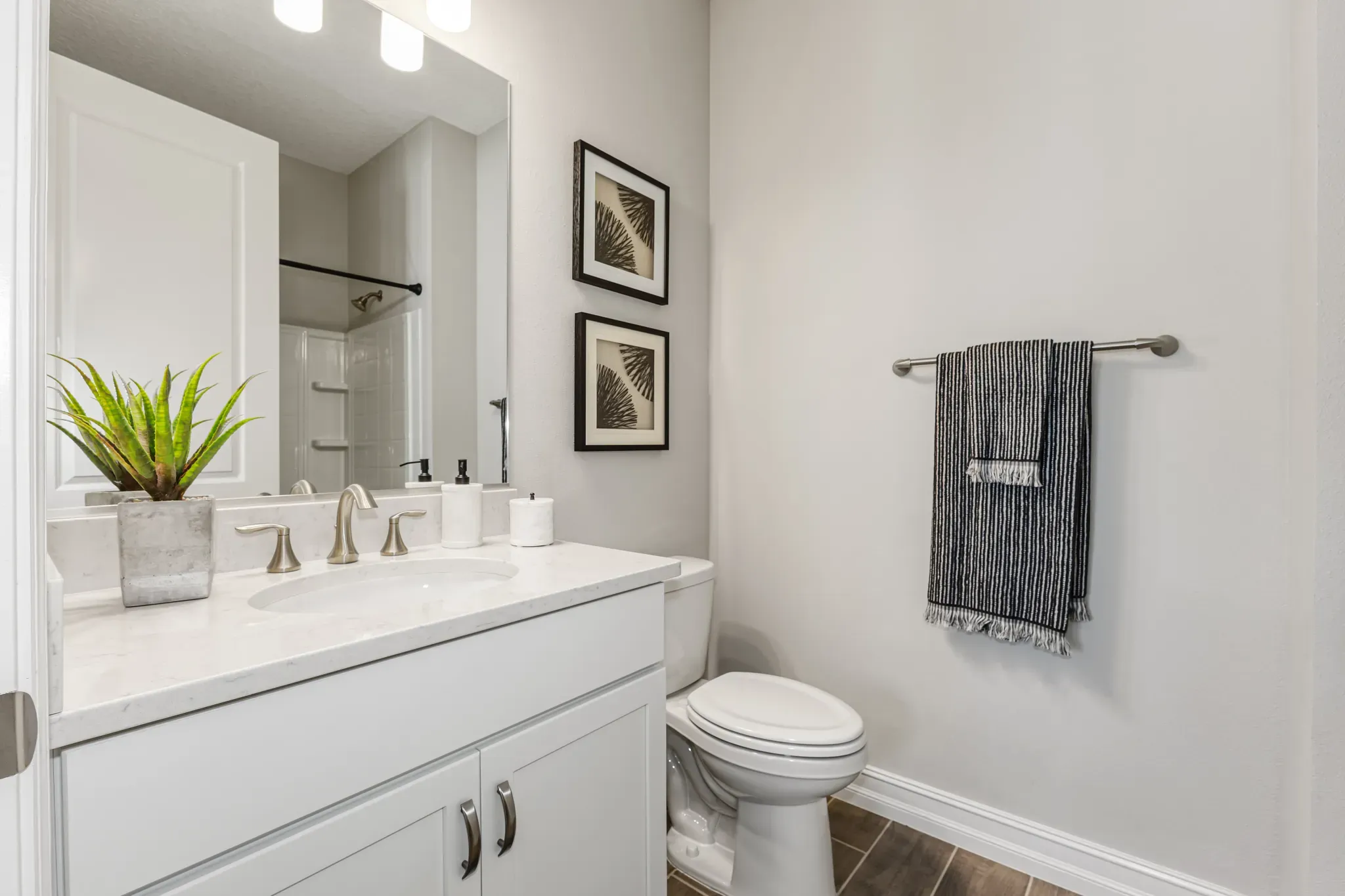 Ensuite Guest Bath