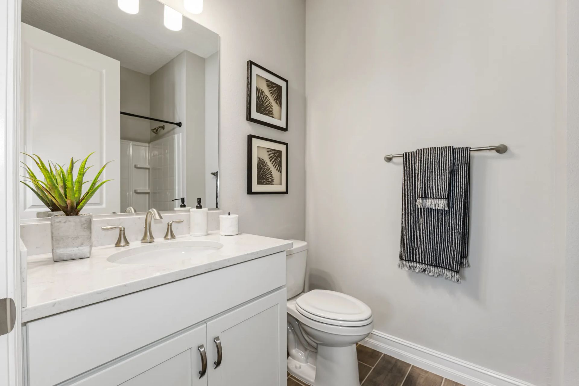 Ensuite Guest Bath