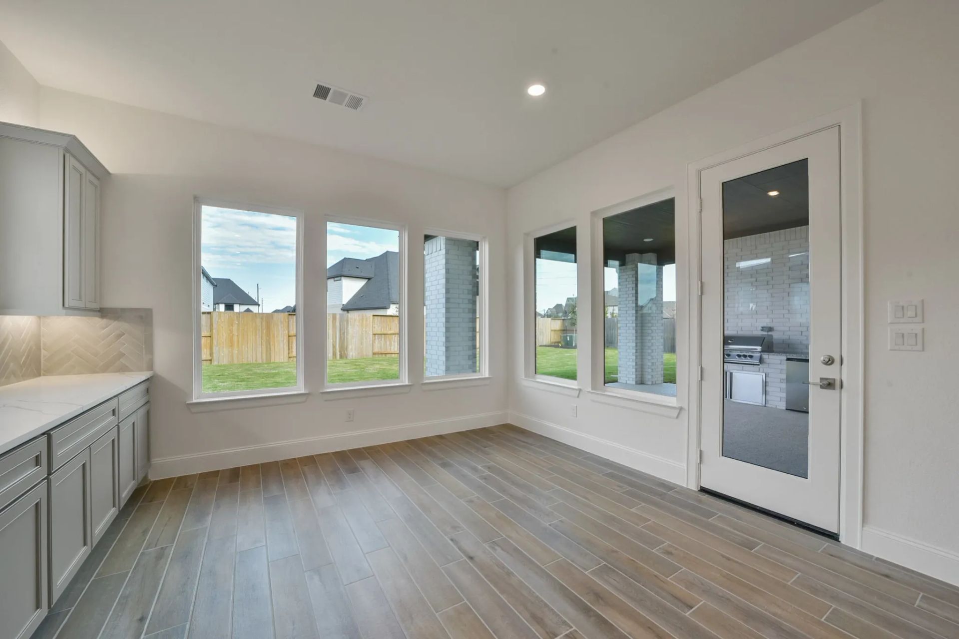 Plan 6005 Dining Room
