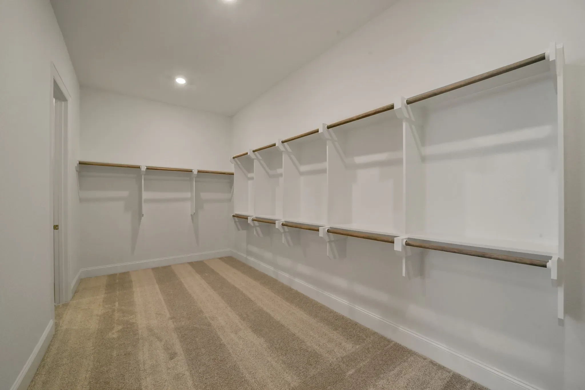 Plan 6005 Closet