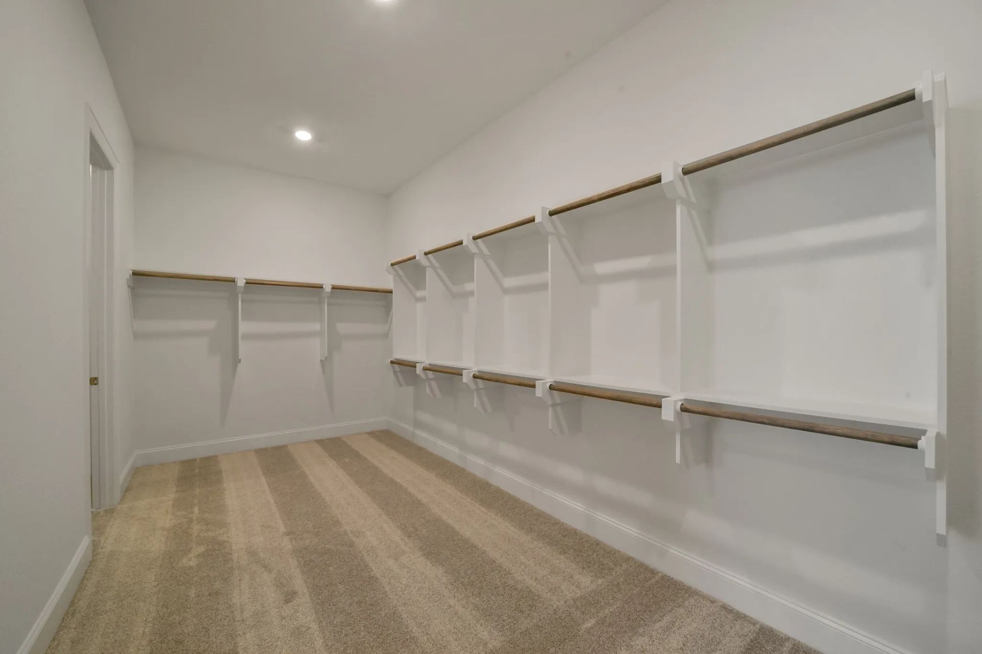 Plan 6005 Closet