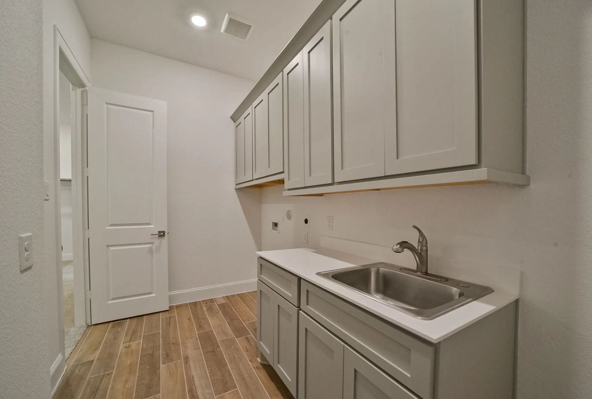 Plan 6005 Laundry Room