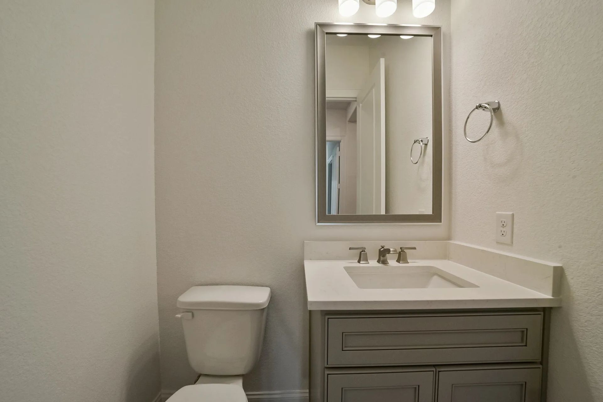 Plan 6005 Powder Room