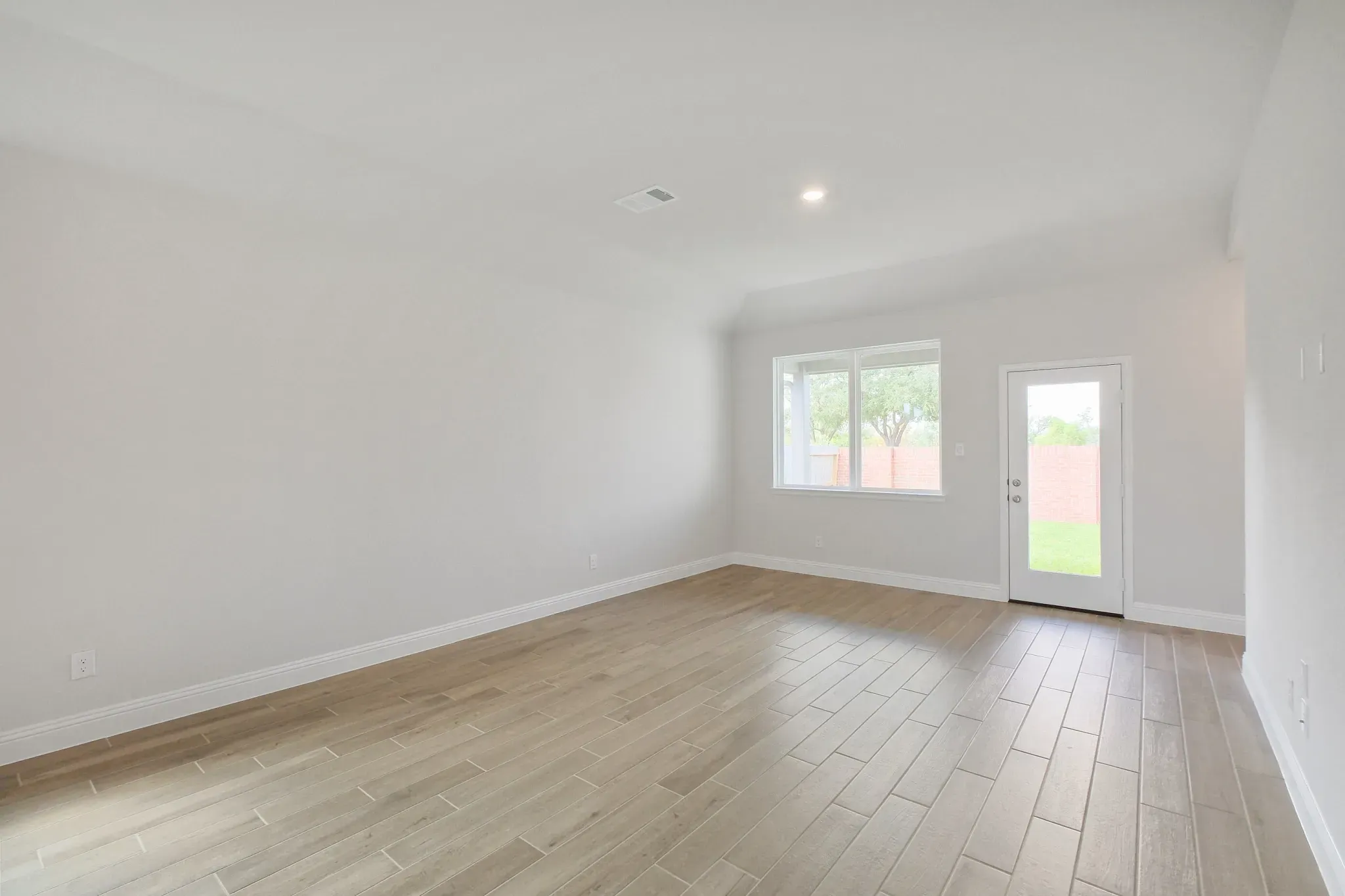 Plan 3019 great room - look may vary