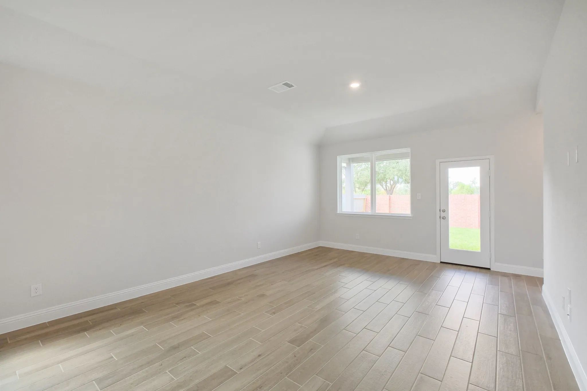 Plan 3019 great room - look may vary