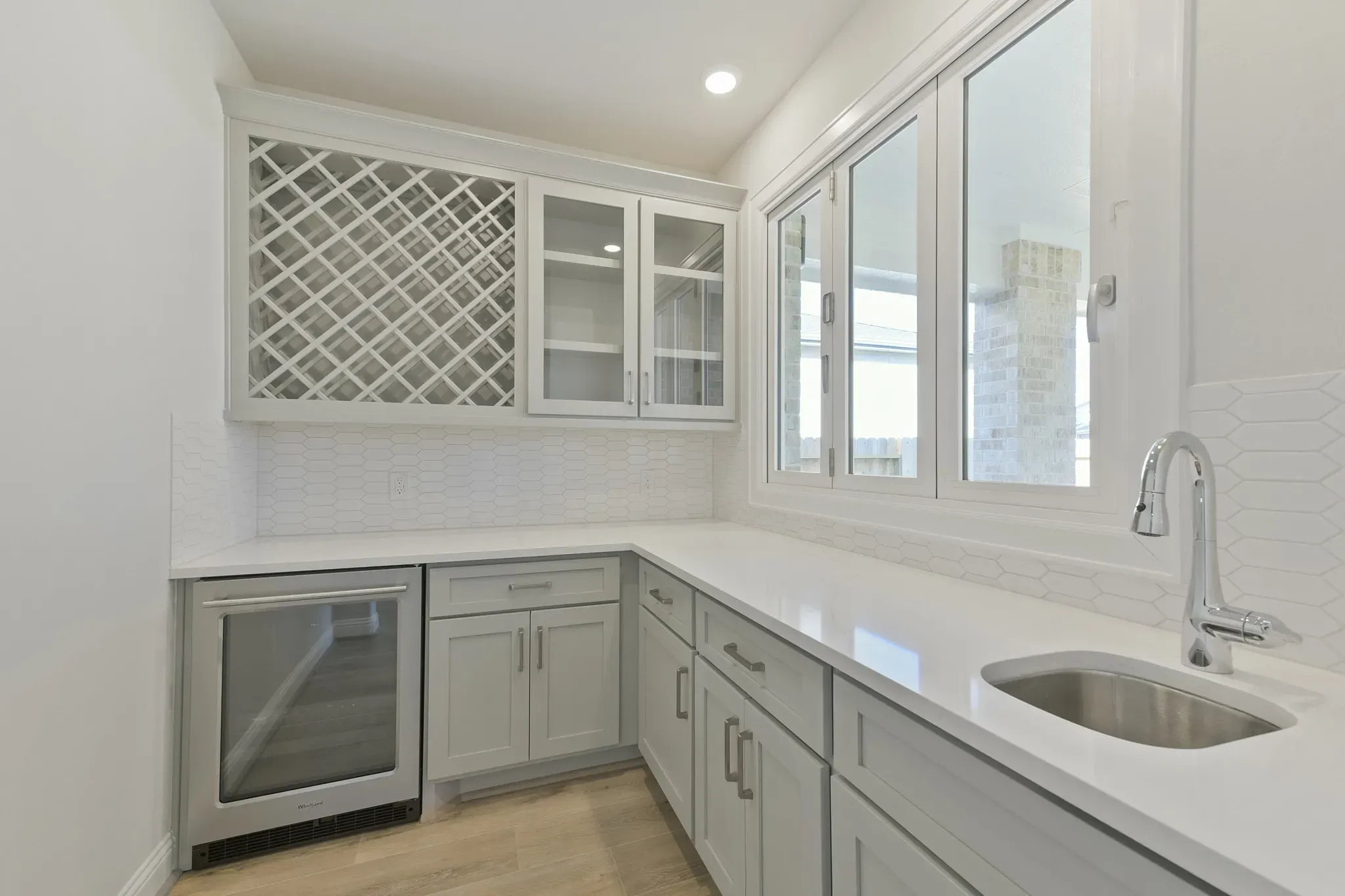 Plan 5049 wet bar