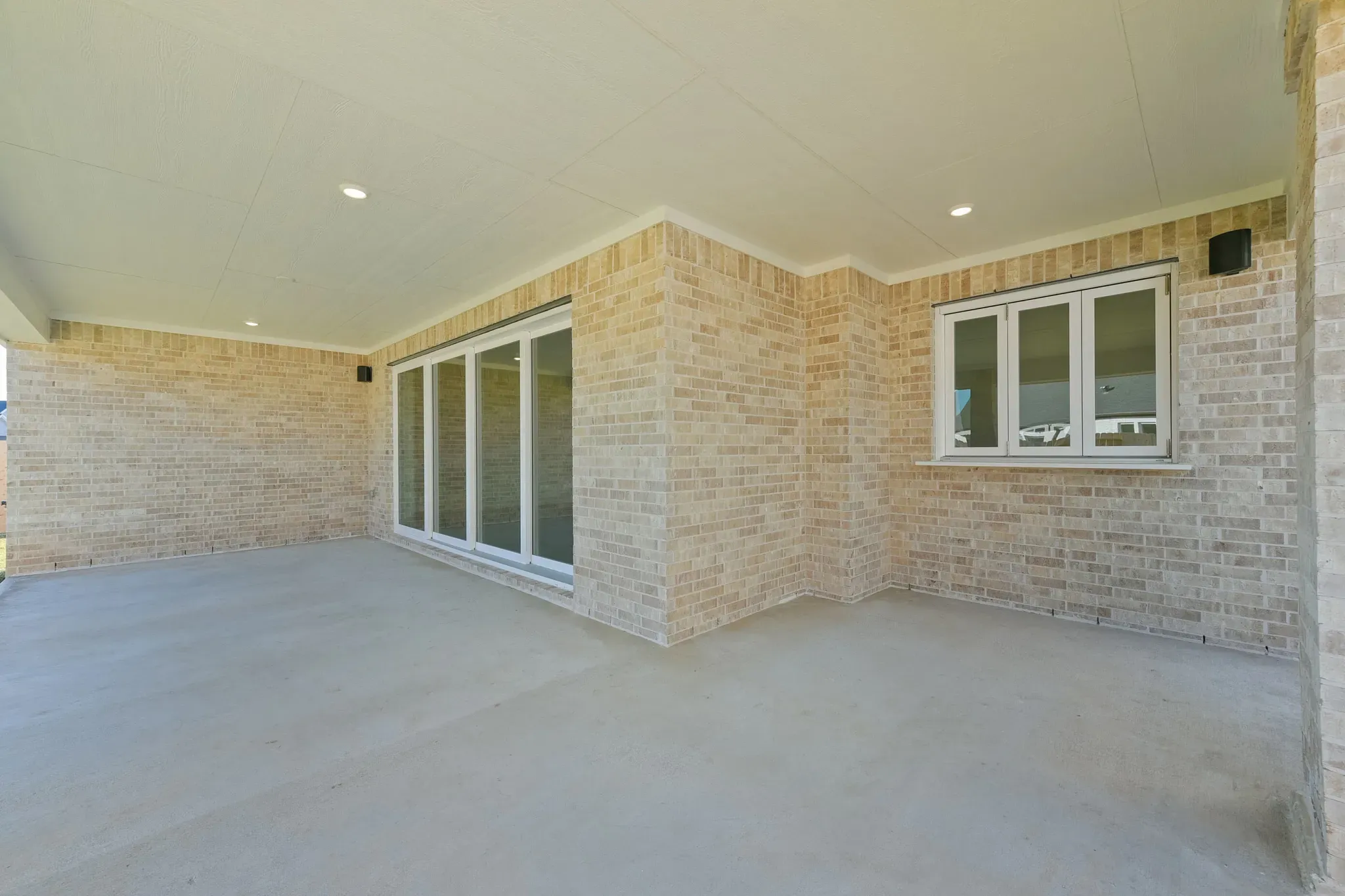 Plan 5049 outdoor living