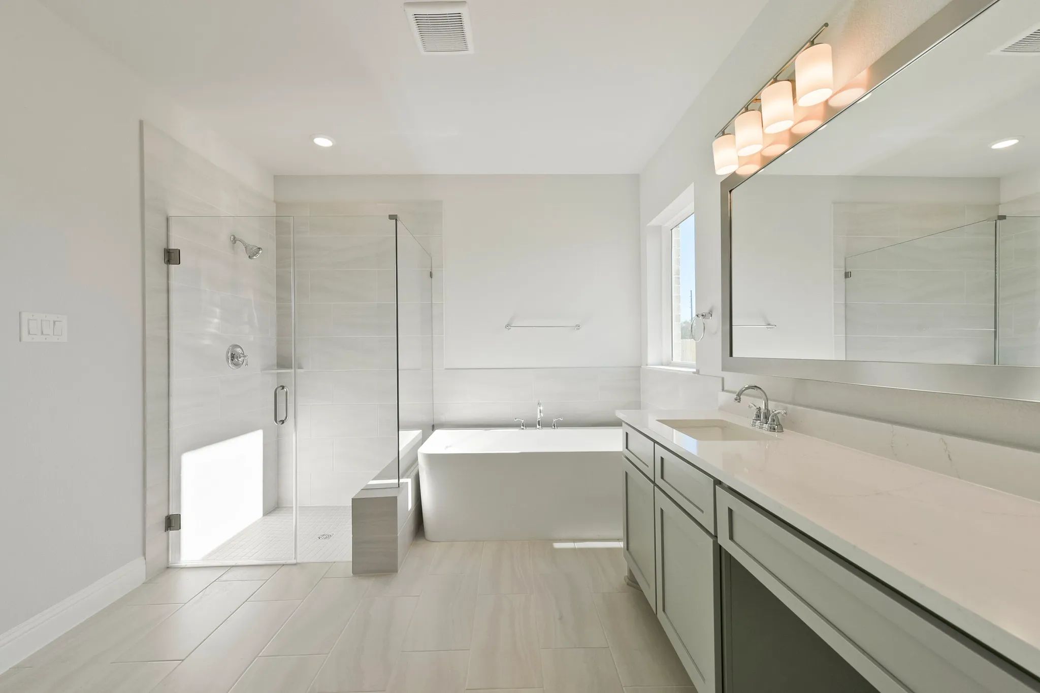 Plan 5049 primary bath
