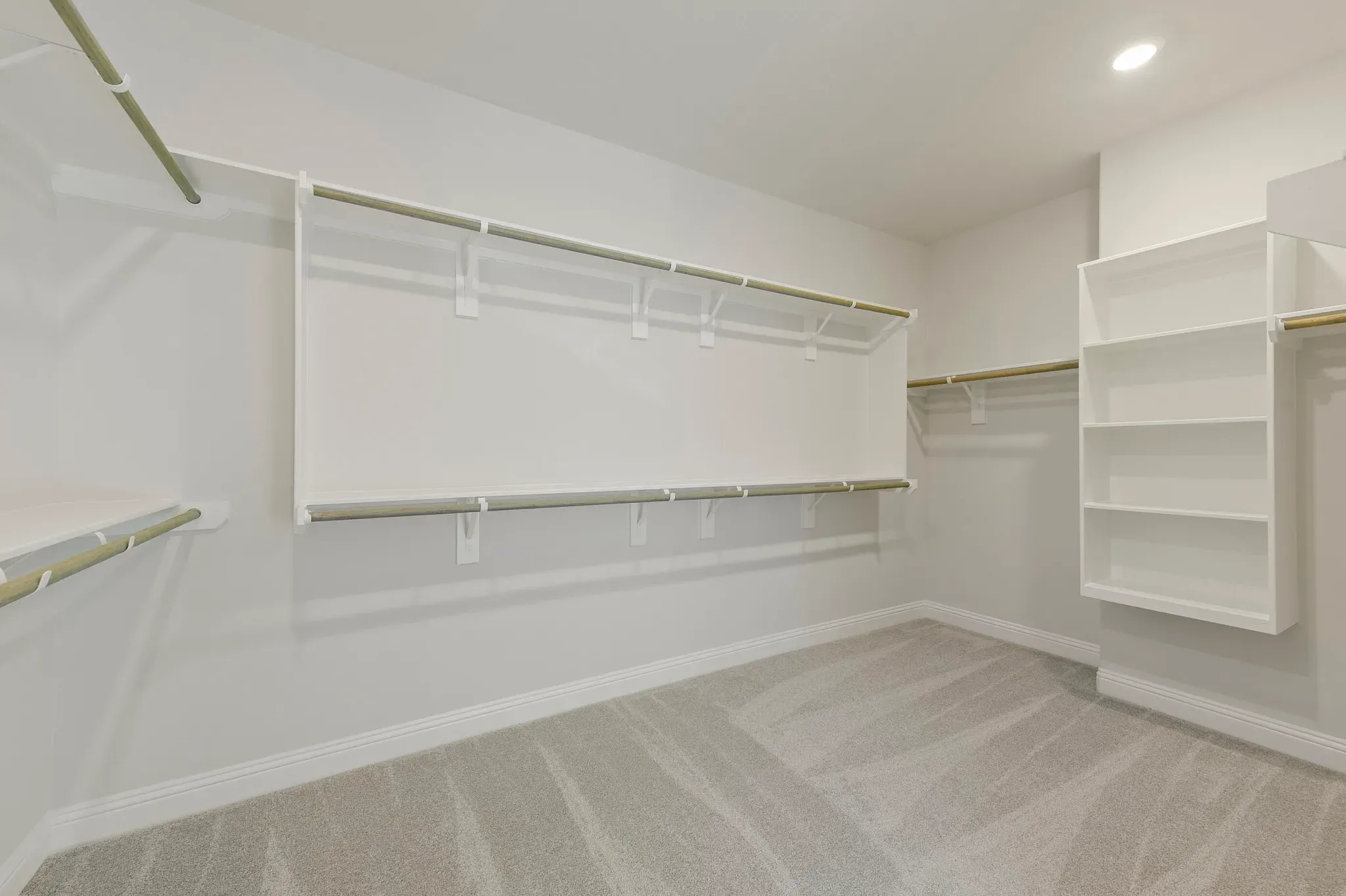 Plan 5049 closet