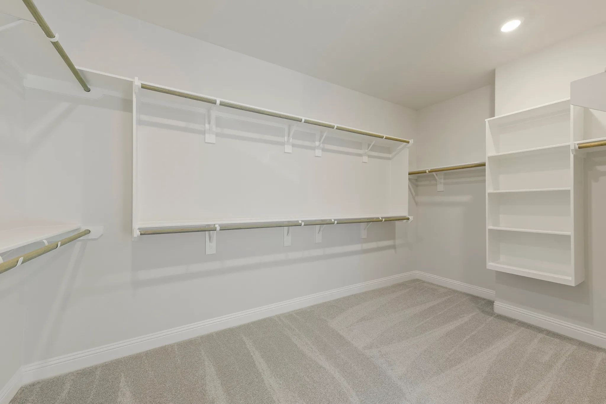 Plan 5049 closet