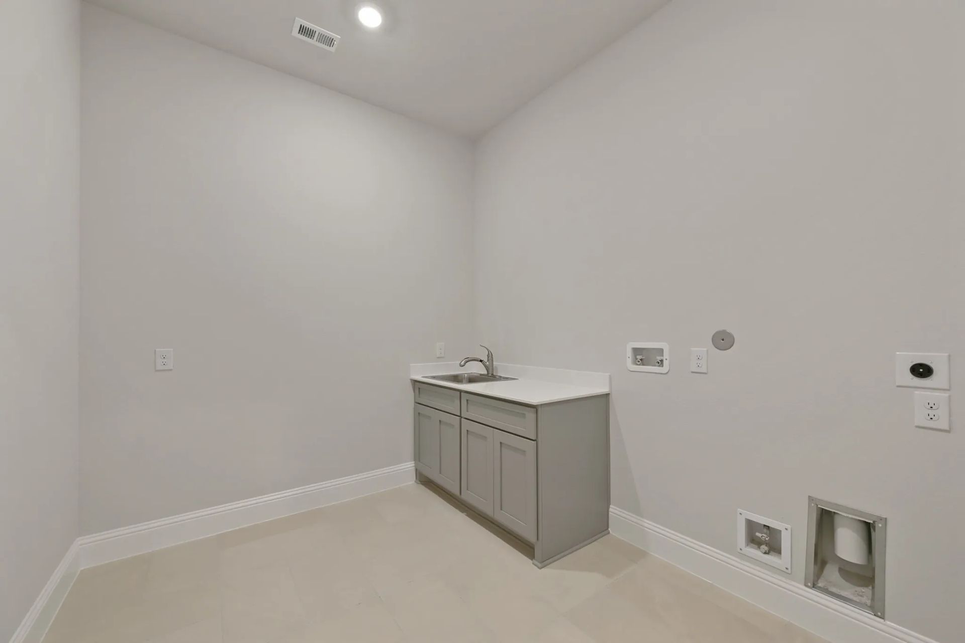 Plan 6060 laundry room