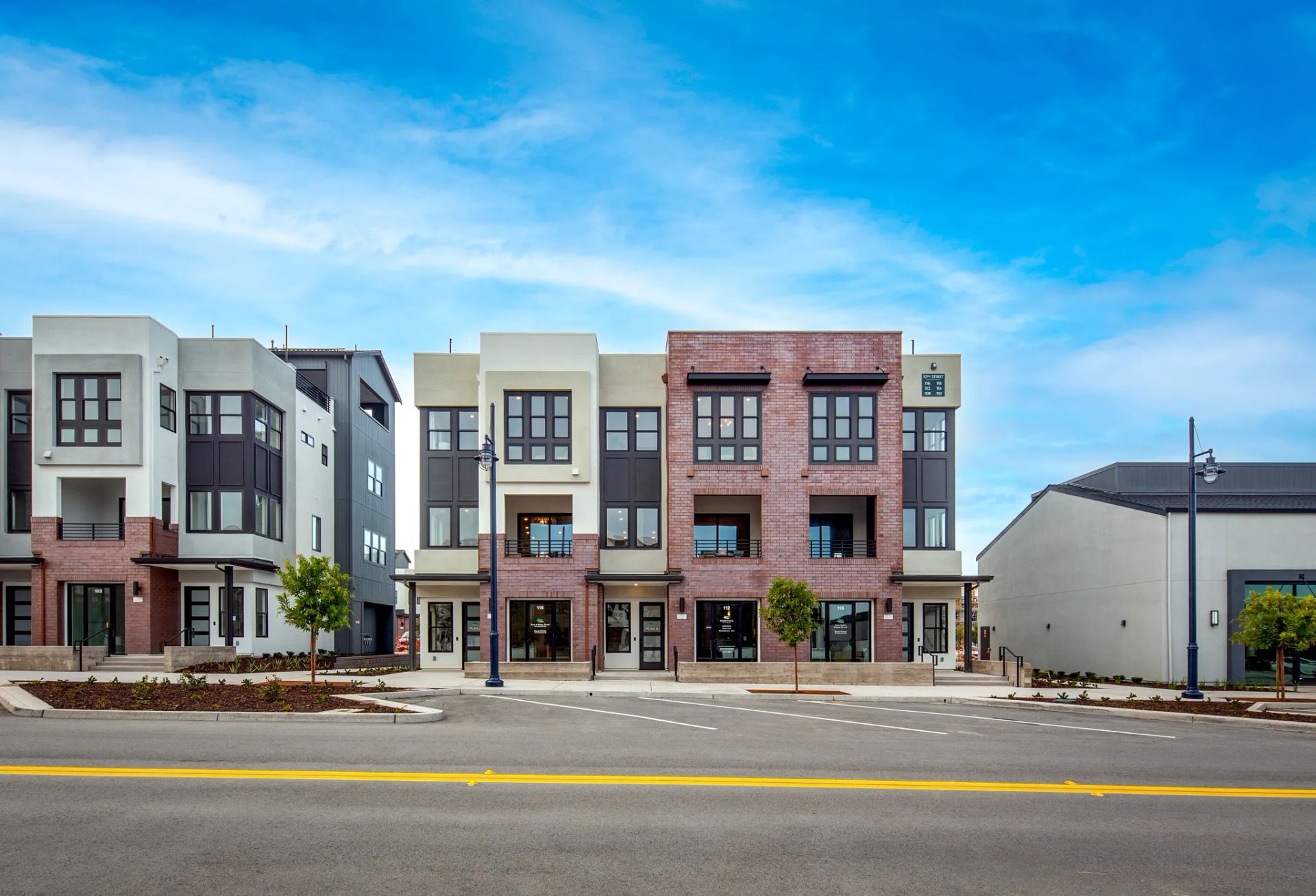 Rooftops Live/Work Building (Plan 4 Outside Units)