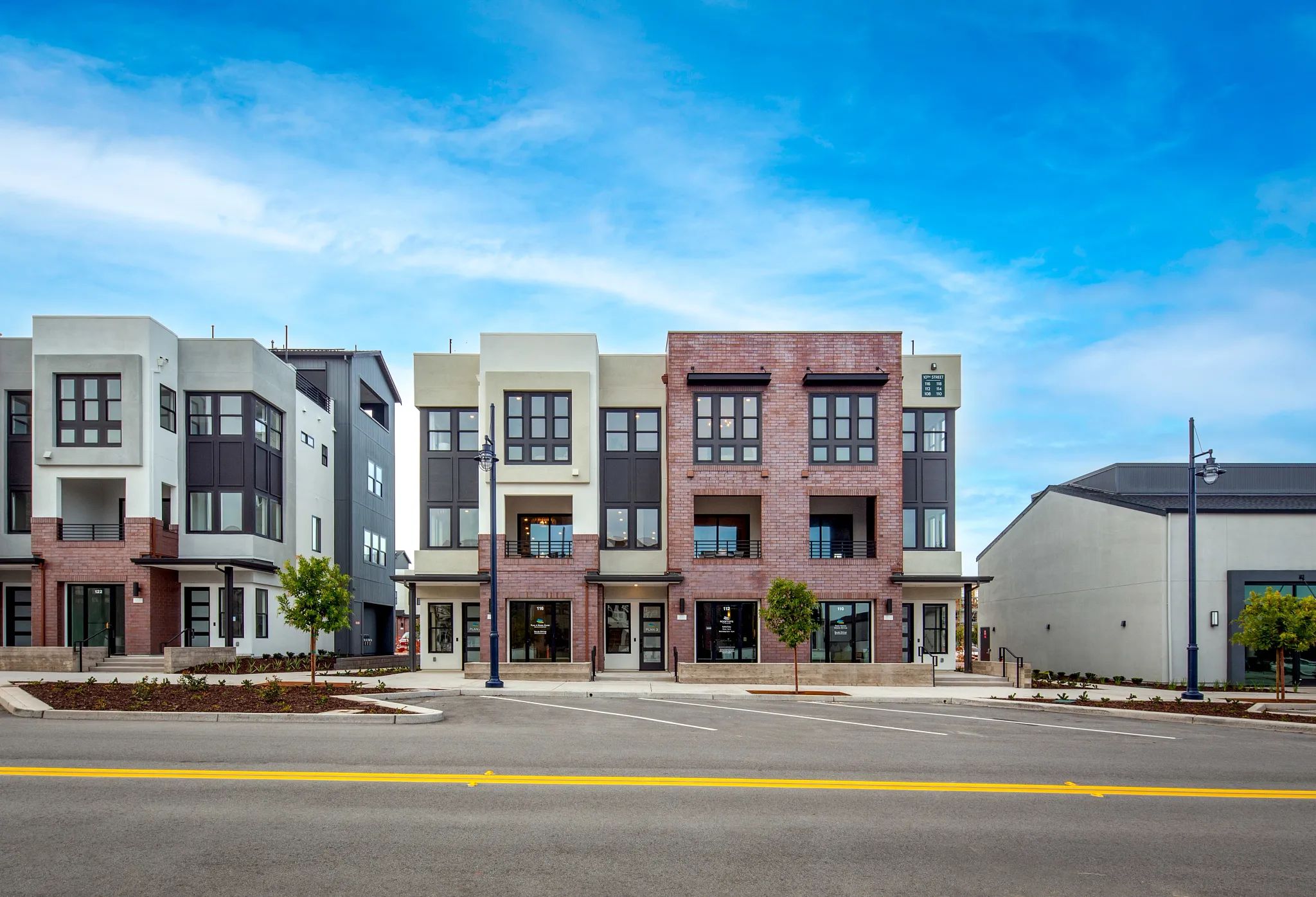Rooftops Live/Work Building (Plan 3 Middle Unit)