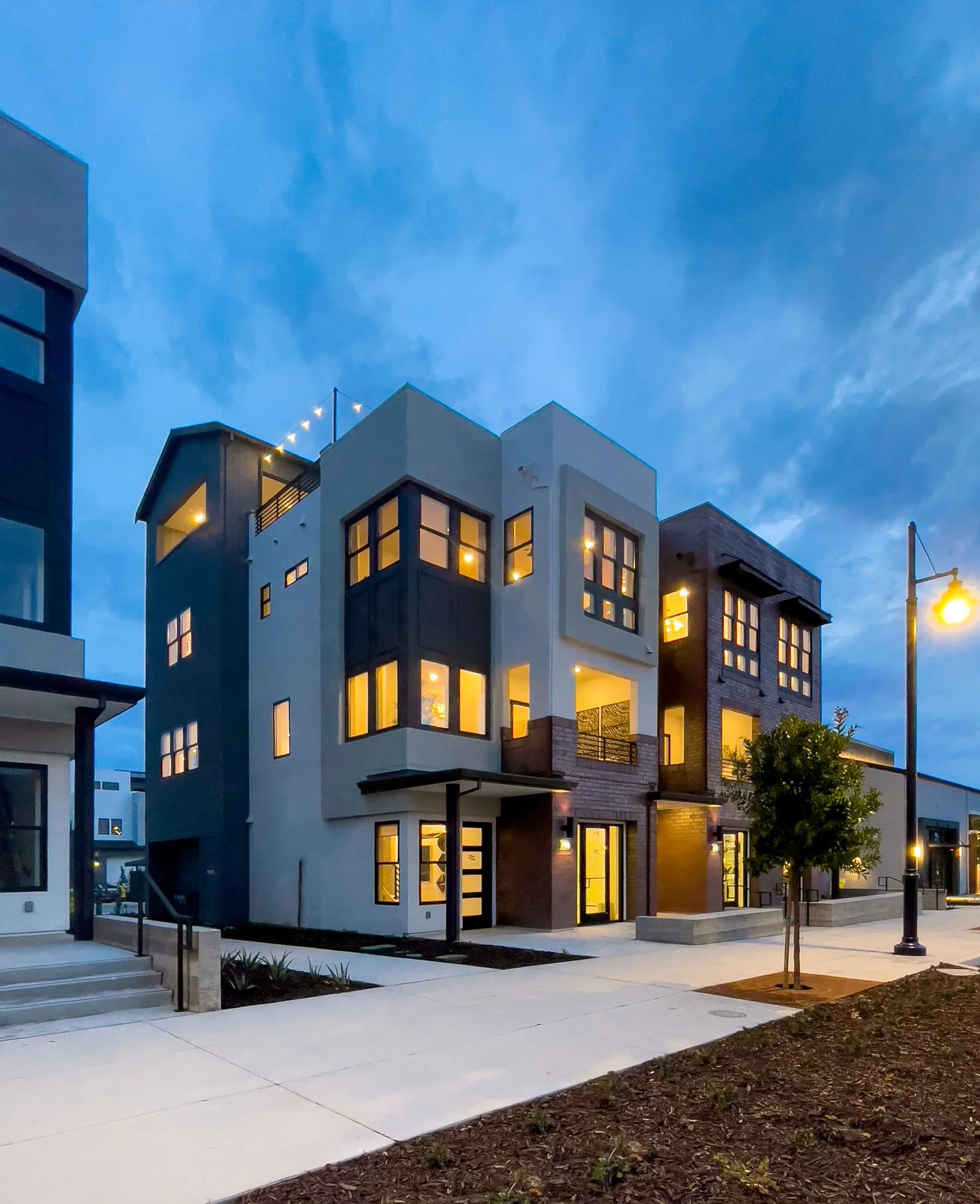 Rooftops Live/Work Building (Plan 4 Outside Units)