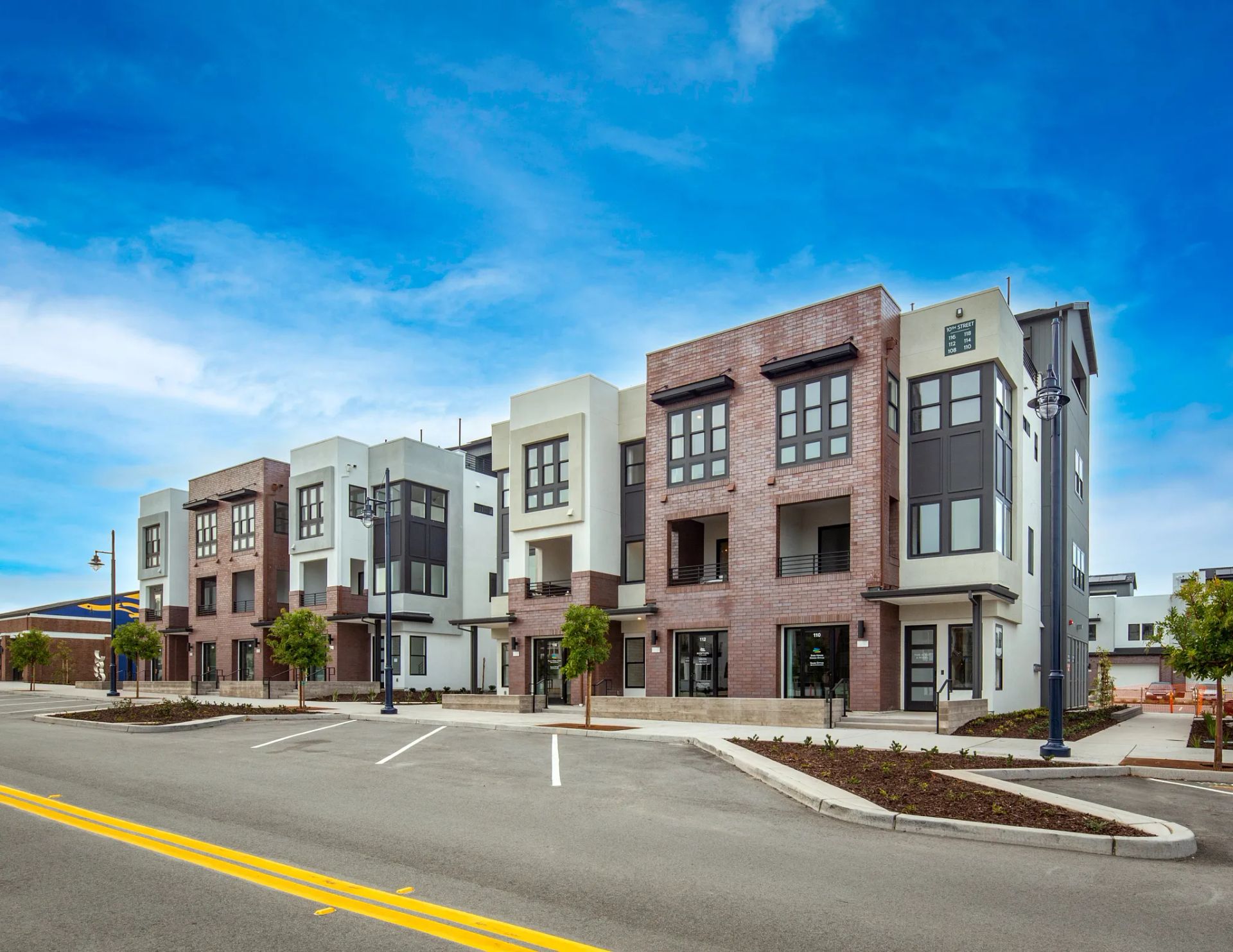 Rooftops Live/Work Building (Plan 4 Outside Units)